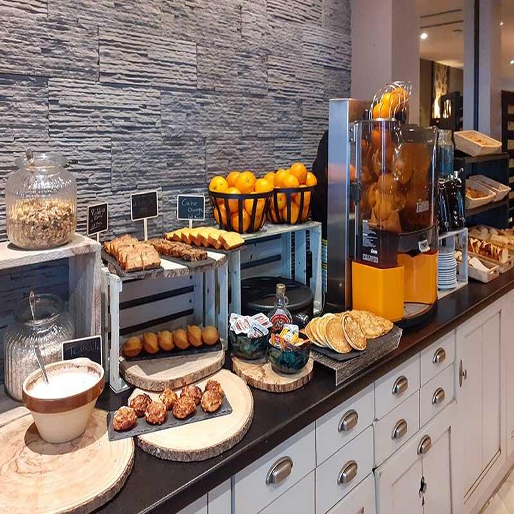 Voir la diapositive 3 : Smartbox 3 jours en hôtel au bord de la mer à deauville - coffret cadeau séjour