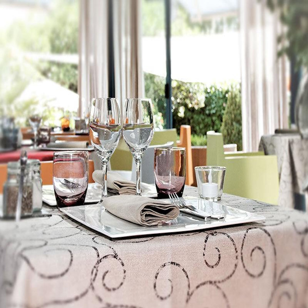 Smartbox Noël enchanté : séjour détente de 2 jours avec accès au spa et dîner - Coffret Cadeau Multi-thèmes