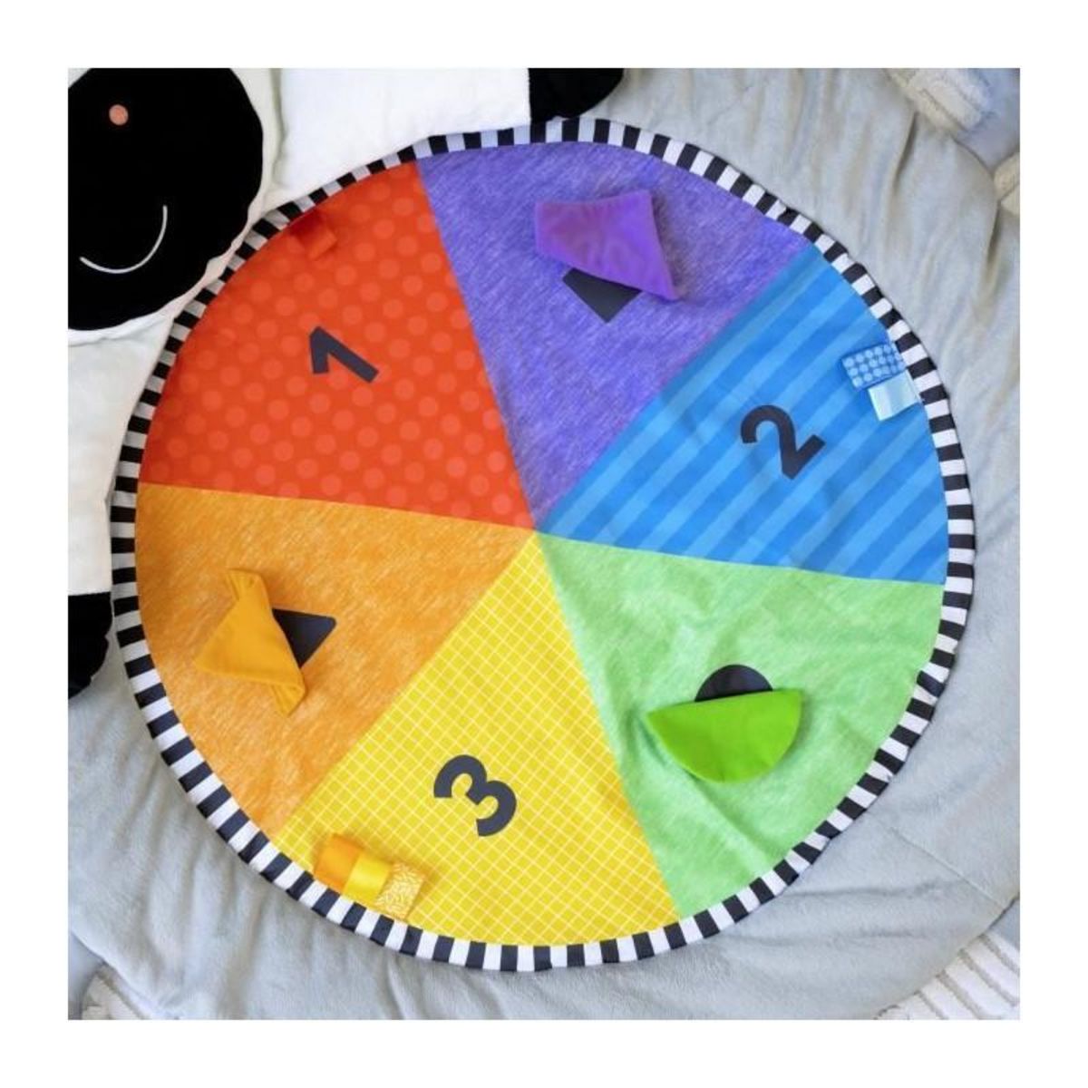 BABY EINSTEIN BABY EINSTEIN Zen's Activity Milestones tapis d'éveil avec barre en bois, jouets multisensoriels, des la naissance