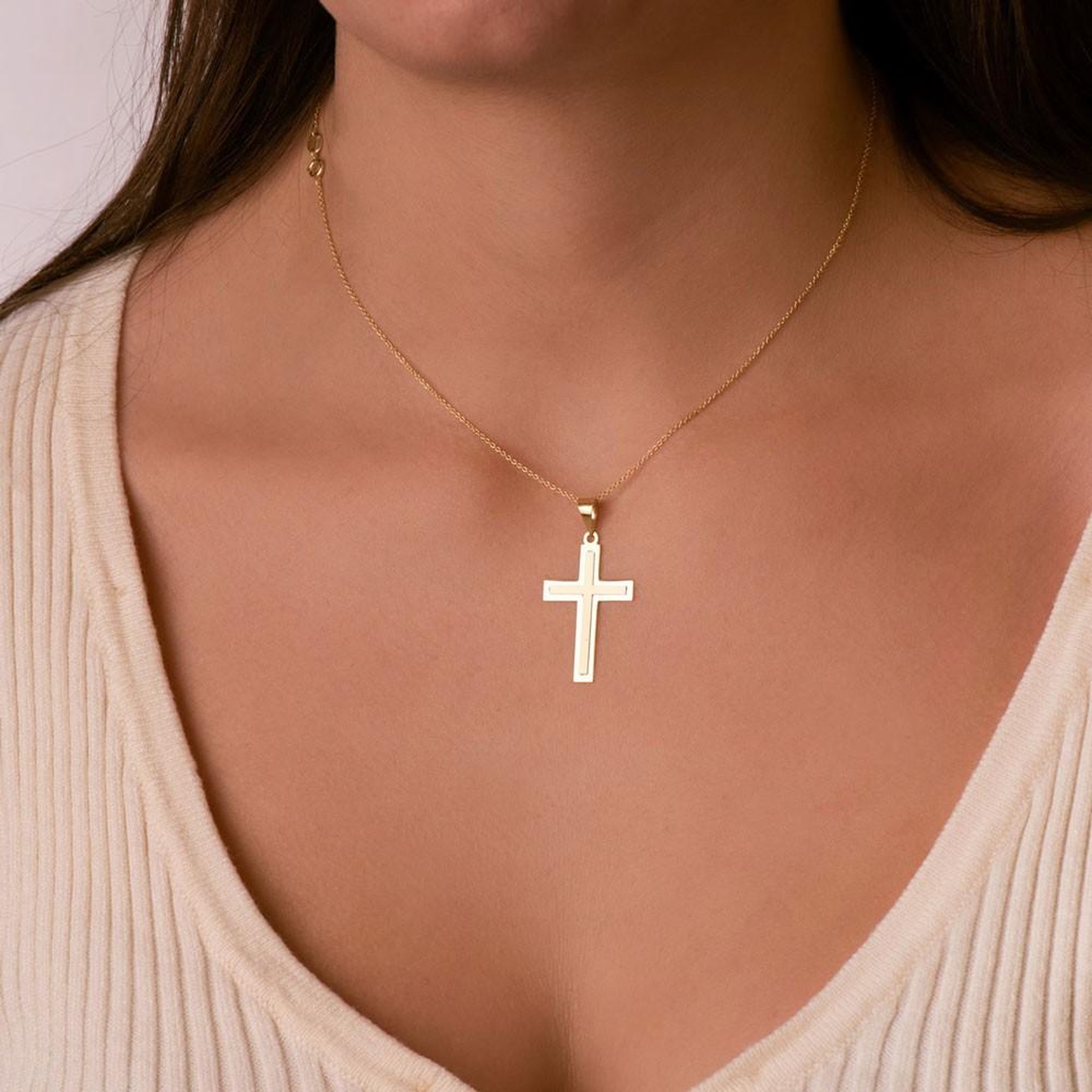 Voir la diapositive 2 : L'ATELIER D'AZUR Pendentif  - Médaille Croix Or 18 Carats 750 Jaune - Chaine Offerte