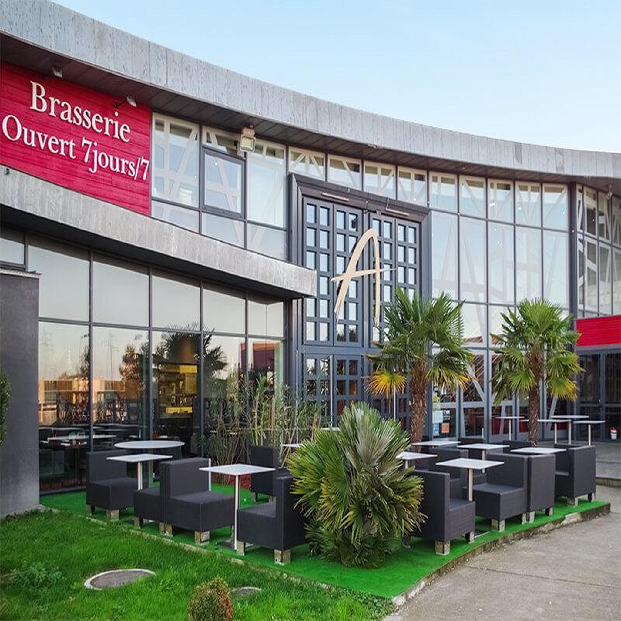 Voir la diapositive 2 : Smartbox Repas gourmands à nantes - coffret cadeau gastronomie