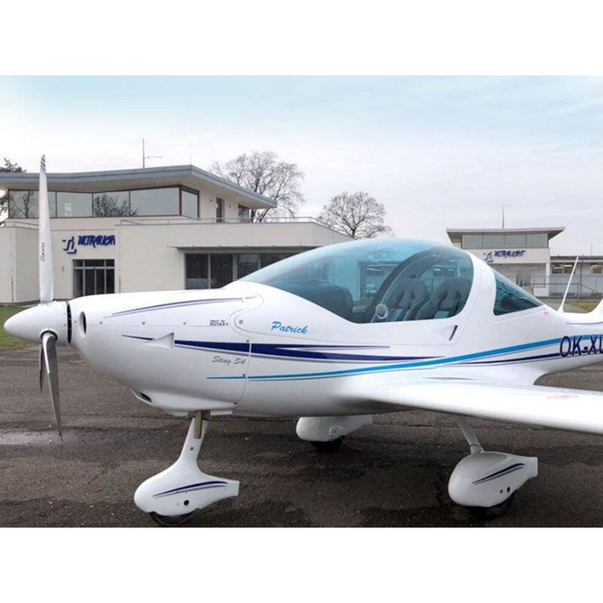 Smartbox Baptême de 45 minutes en ULM avec survol de la Loire - Coffret Cadeau Sport & Aventure