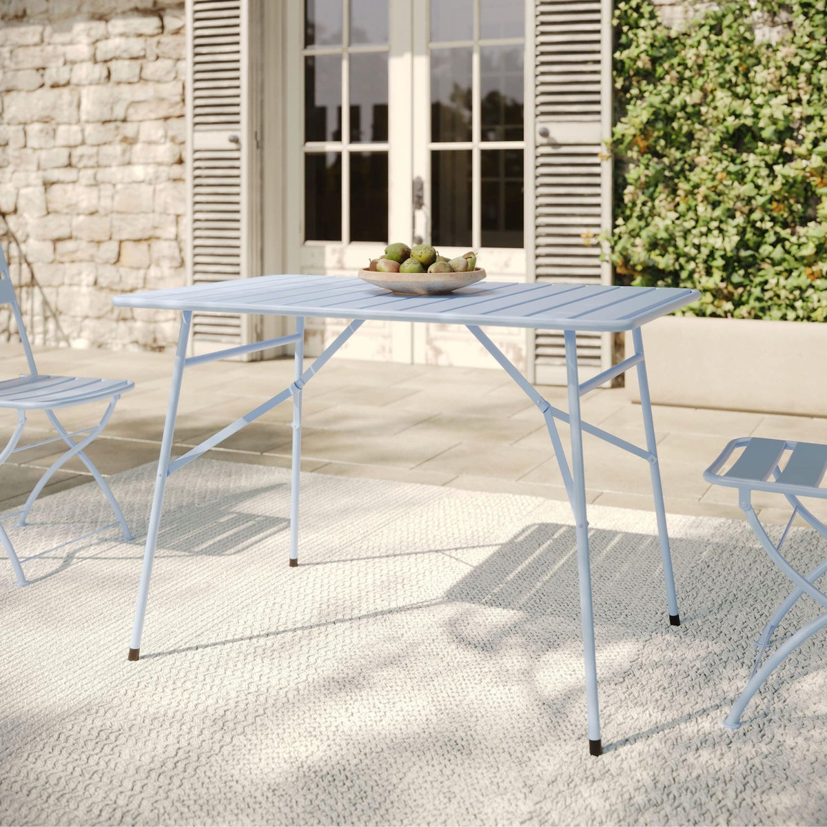 Rendez vous déco Table de jardin en metal bleu pastel 4 personnes-Yumi