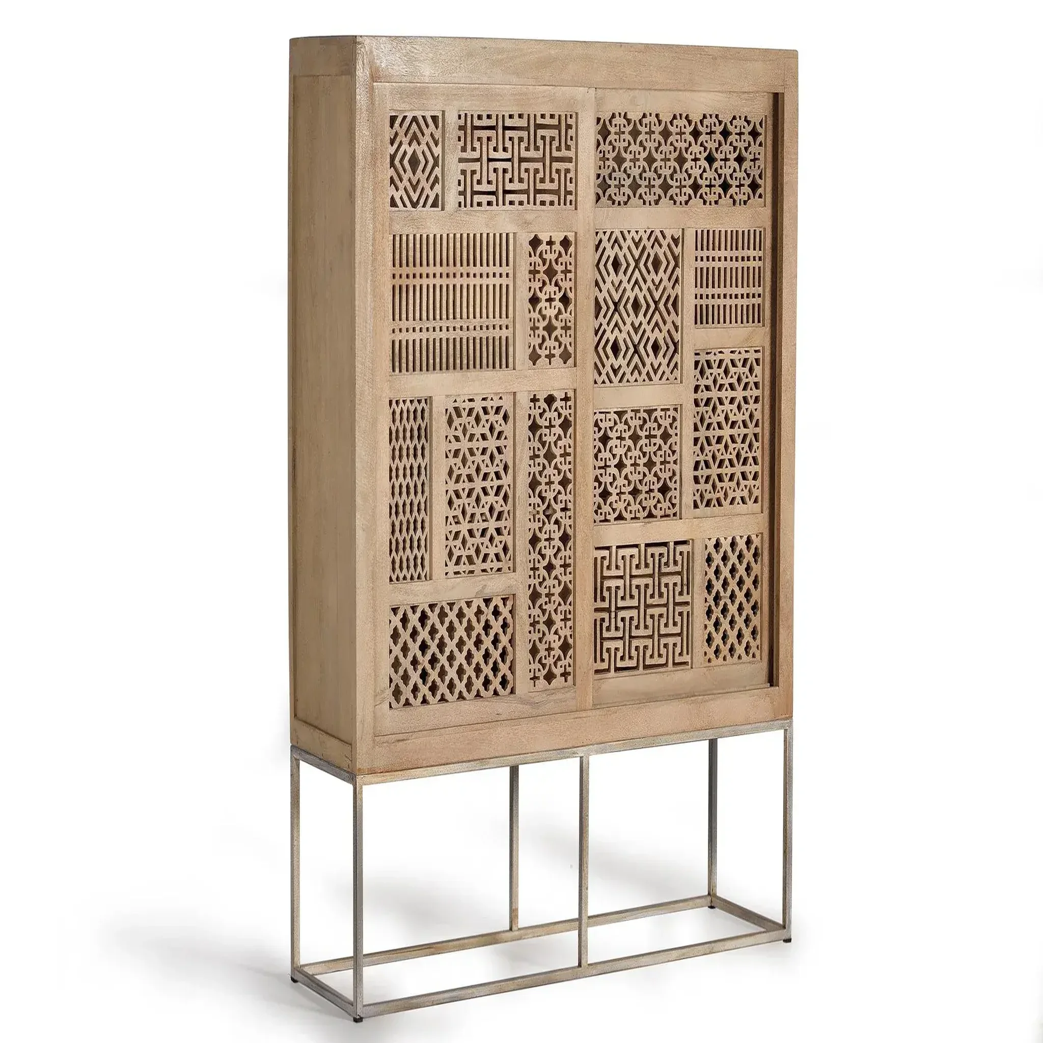 Voir la diapositive 3 : GINER Y COLOMER SL Vaisselier en bois de manguier 140 cm style boho sculpté