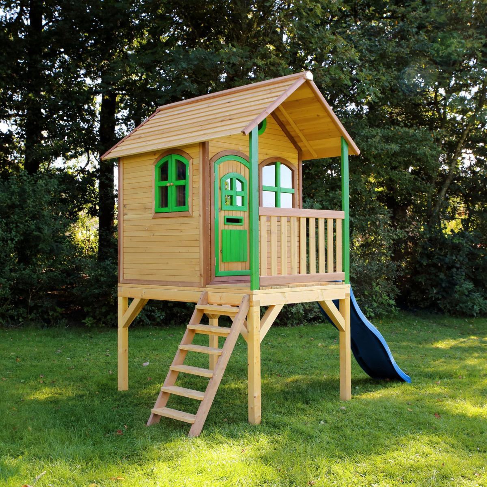 Voir la diapositive 2 : Axi House Maisonnette Sophie marron-vert toboggan bleu