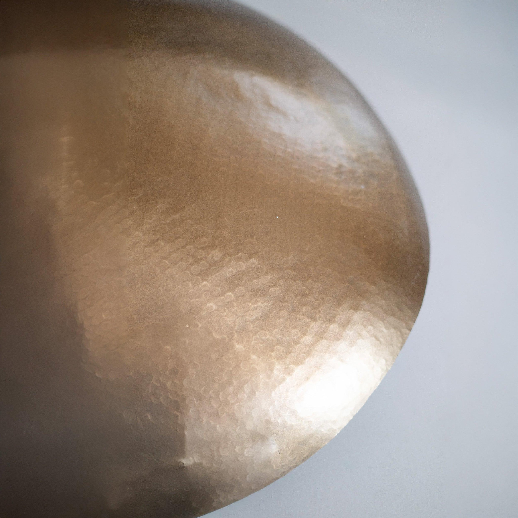 Voir la diapositive 6 : MAISON PAVANE Suspension en métal doré 72 cm-elora