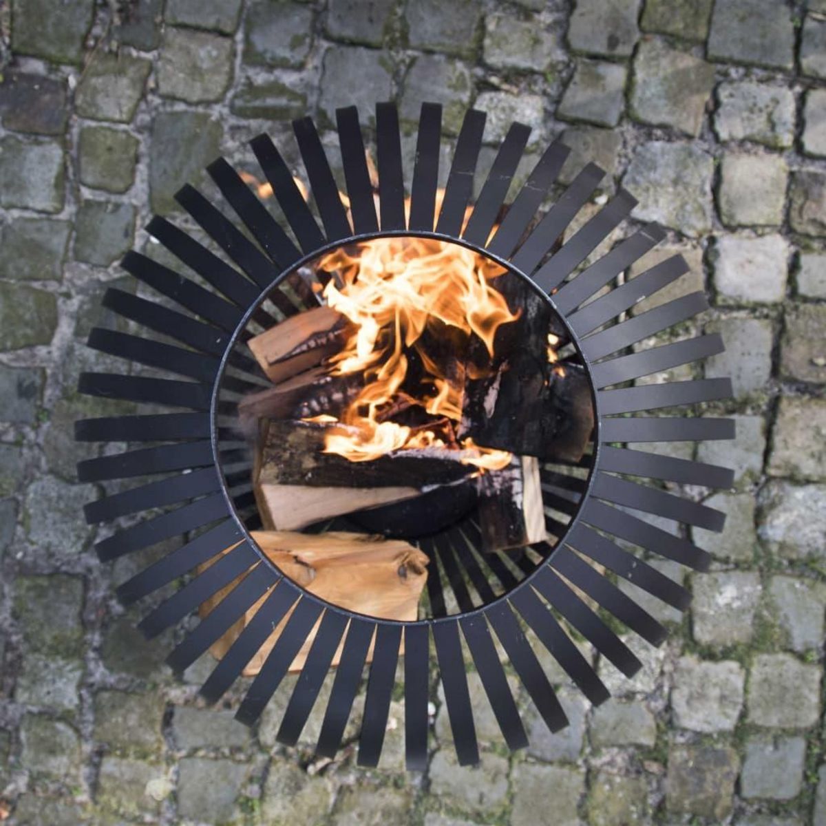 ESSCHERT DESIGN Esschert Design Balle a feu Bandes Noir Acier au carbone FF400
