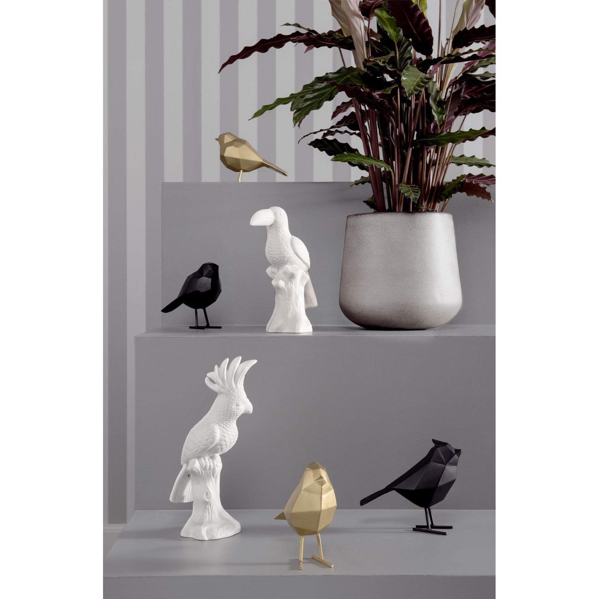 Voir la diapositive 2 : PRESENT TIME Statuette oiseau design origami small
