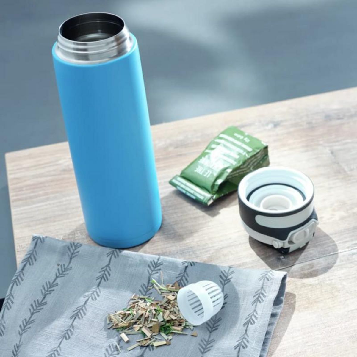 Leifheit Leifheit Bouteille thermos Flip 600 ml Bleu marine