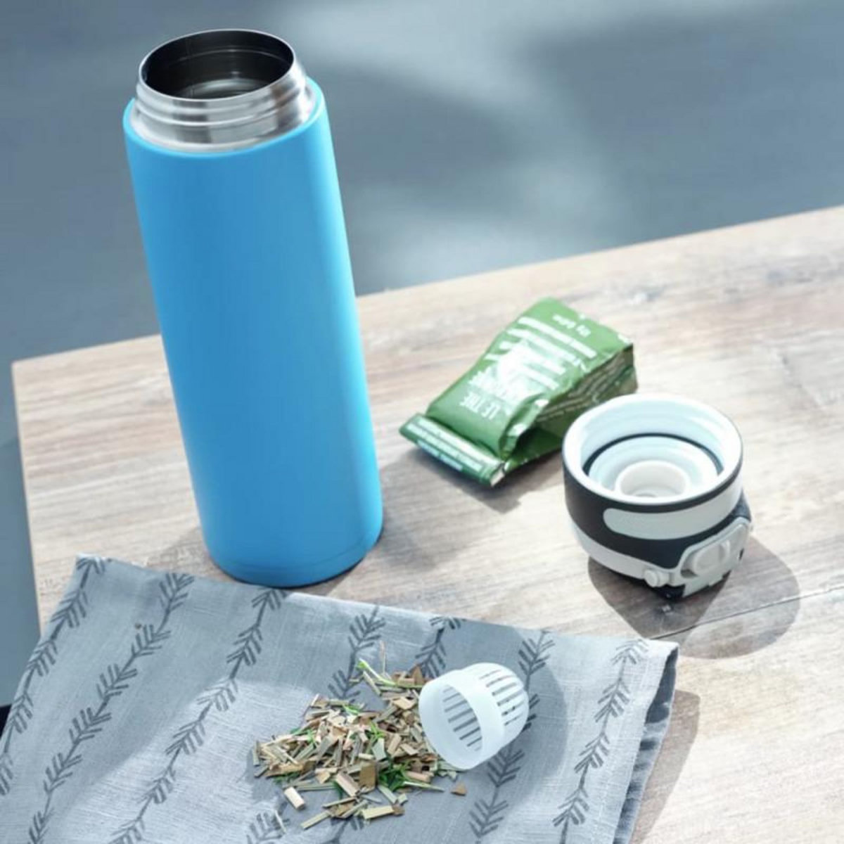 Leifheit Leifheit Bouteille thermos Flip 600 ml Bleu marine