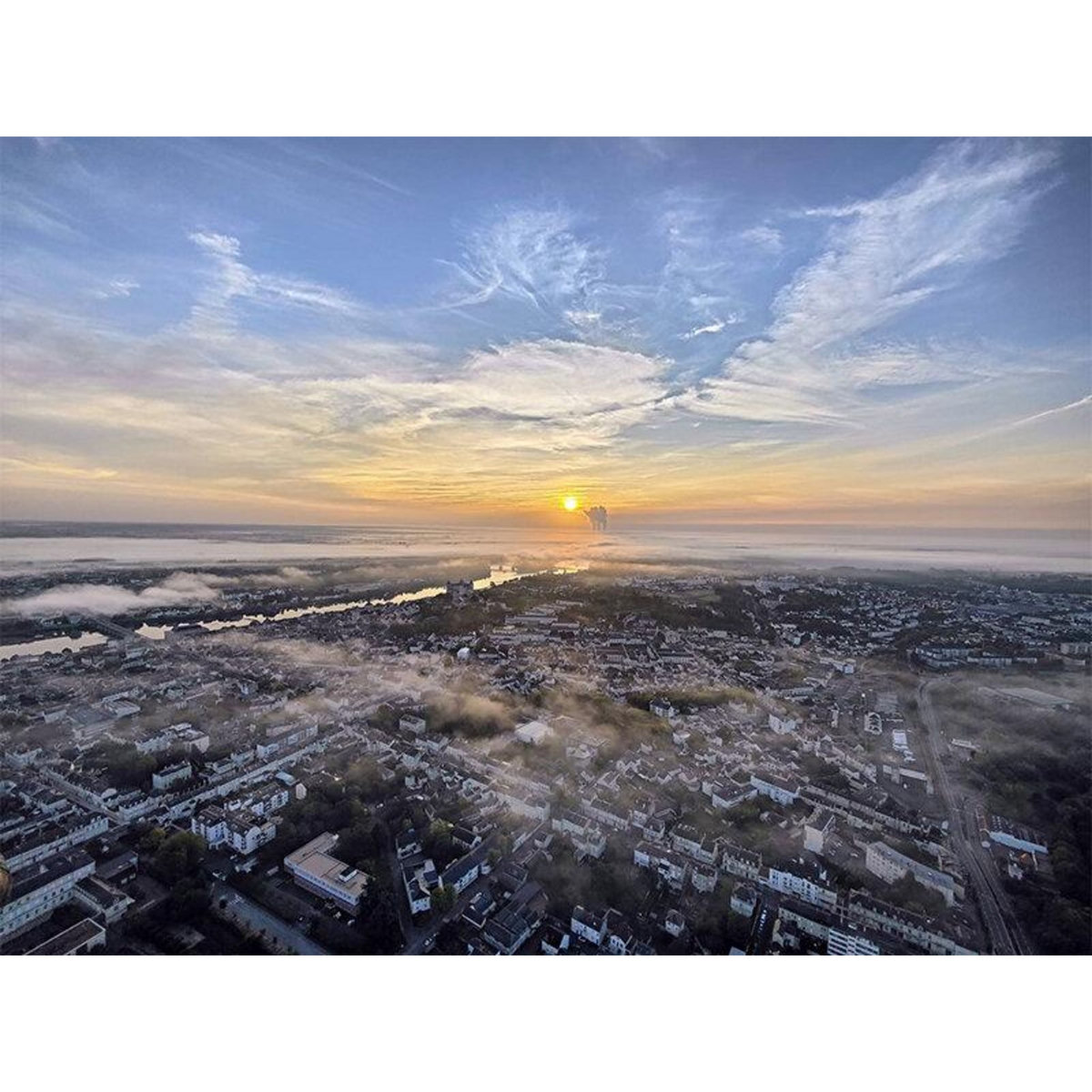 Smartbox Vol en montgolfière pour 2 au-dessus de la vallée de la Loire le matin en semaine - Coffret Cadeau Sport & Aventure