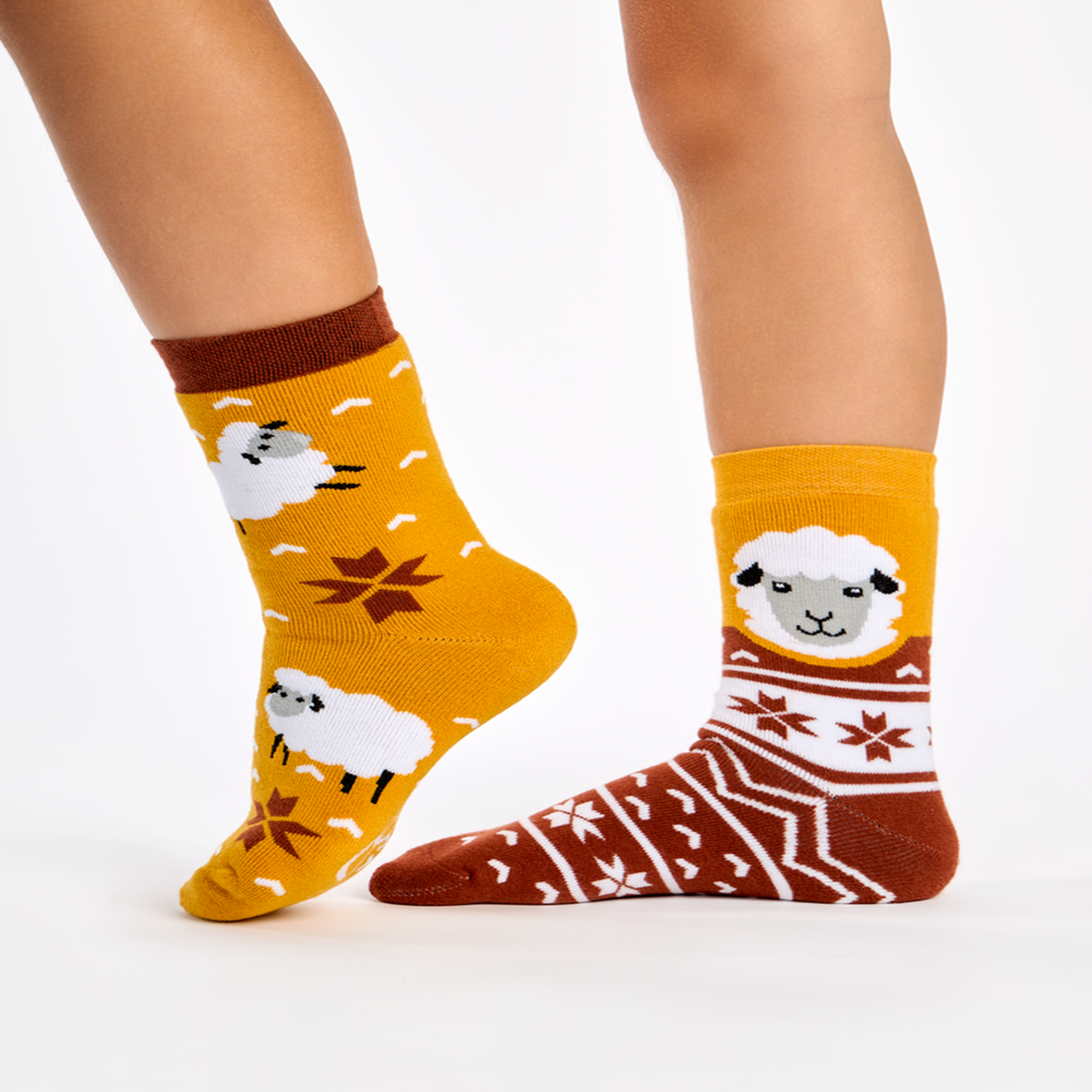 Voir la diapositive 2 : DEDOLES Chaussettes chaudes enfants mouton dans un pull