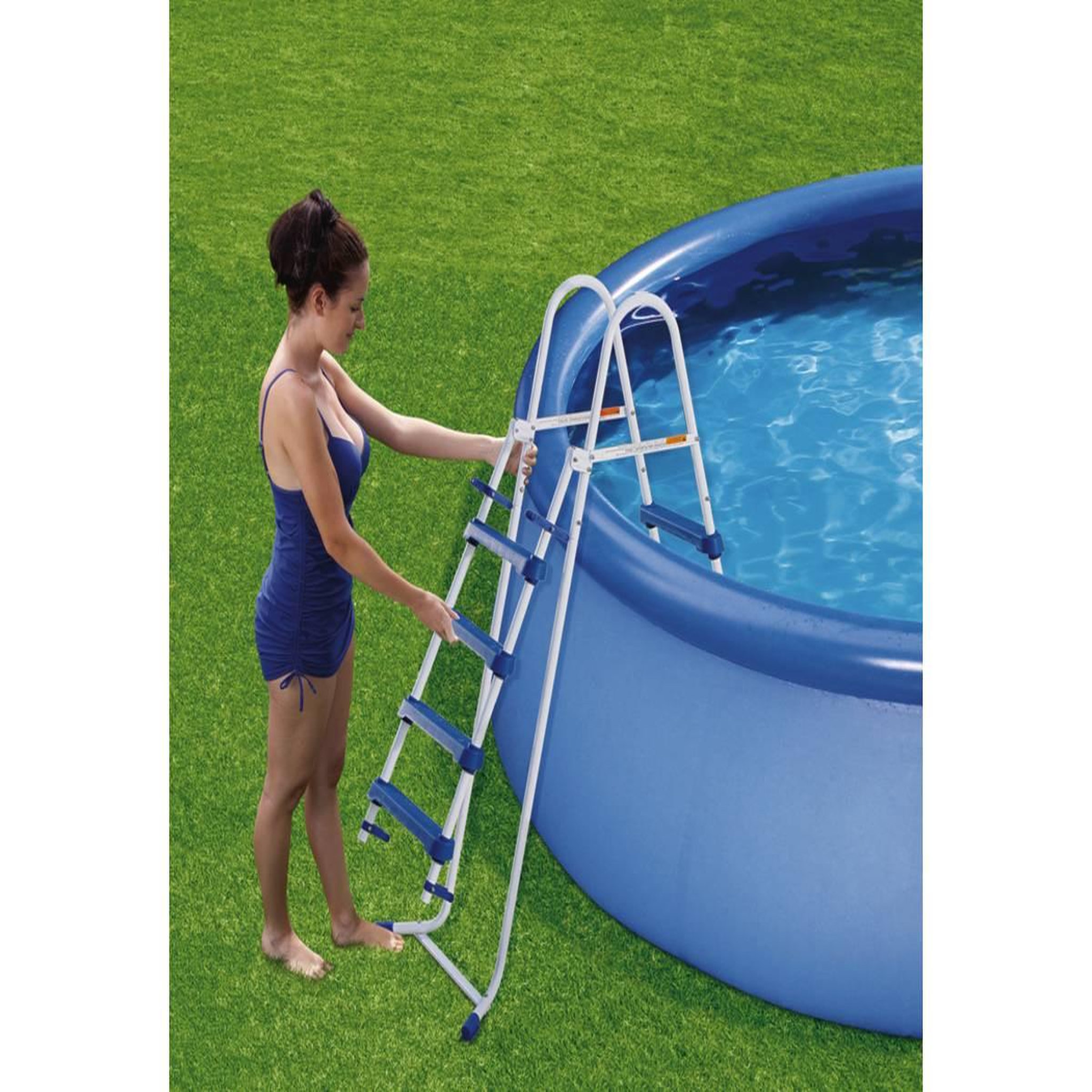 Voir la diapositive 2 : Habitat et Jardin Echelle piscine - hauteur 1,32m