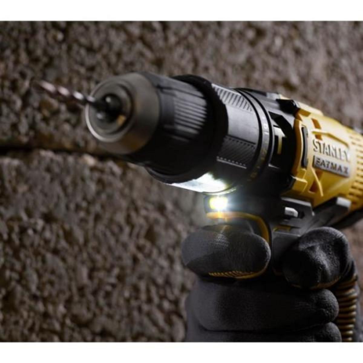 Stanley Perceuse visseuse a percussion 50 Nm - Lithium 18V - 2 Batteries 2Ah - STANLEY FATMAX V20 - SFMCD711D22-QW