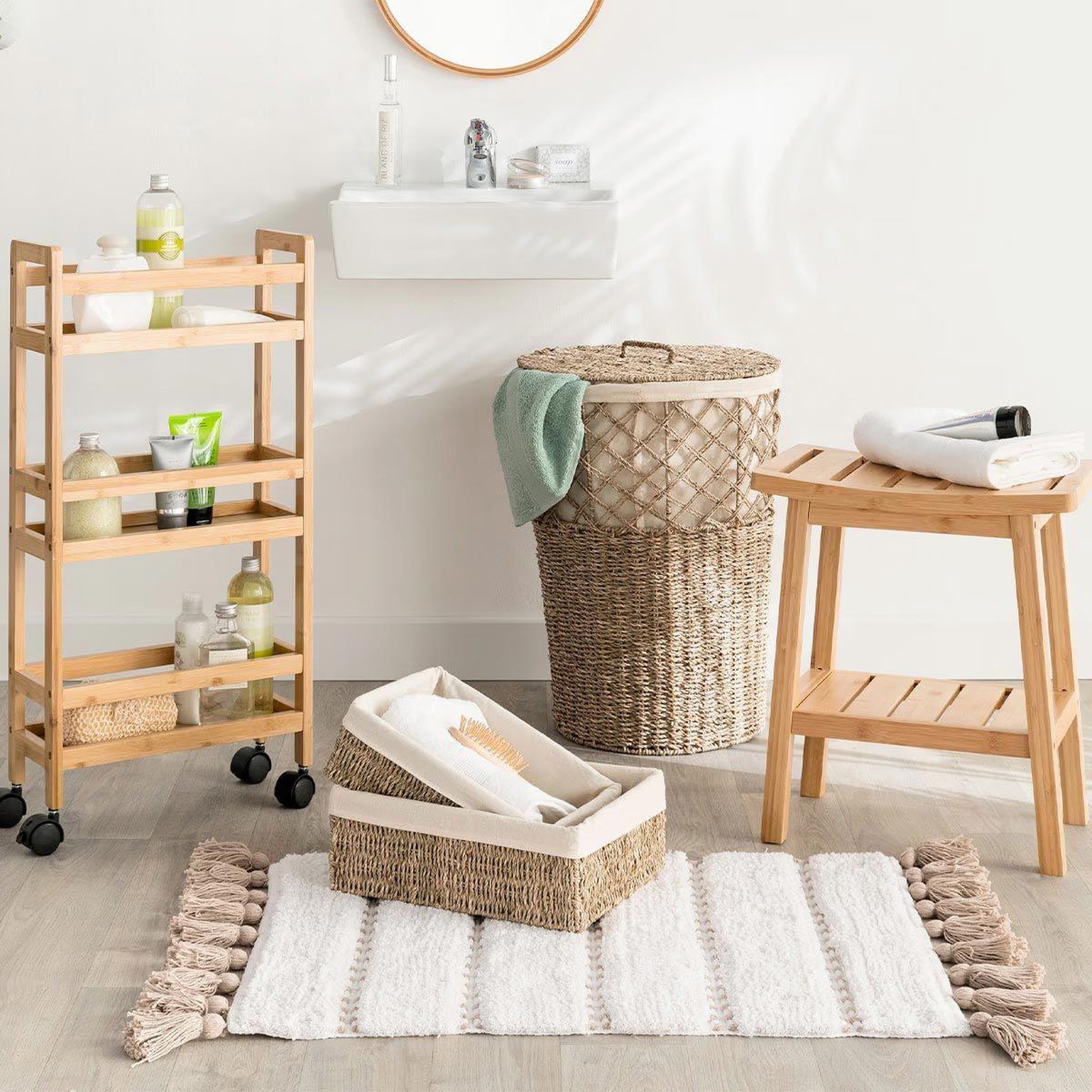 Voir la diapositive 5 : FIVE Tapis salle de bain  pompons  50x75cm taupe