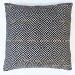 SOLEIL D'OCRE Coussin en coton 45x45 cm MACRAME noir, par Soleil d'Ocre