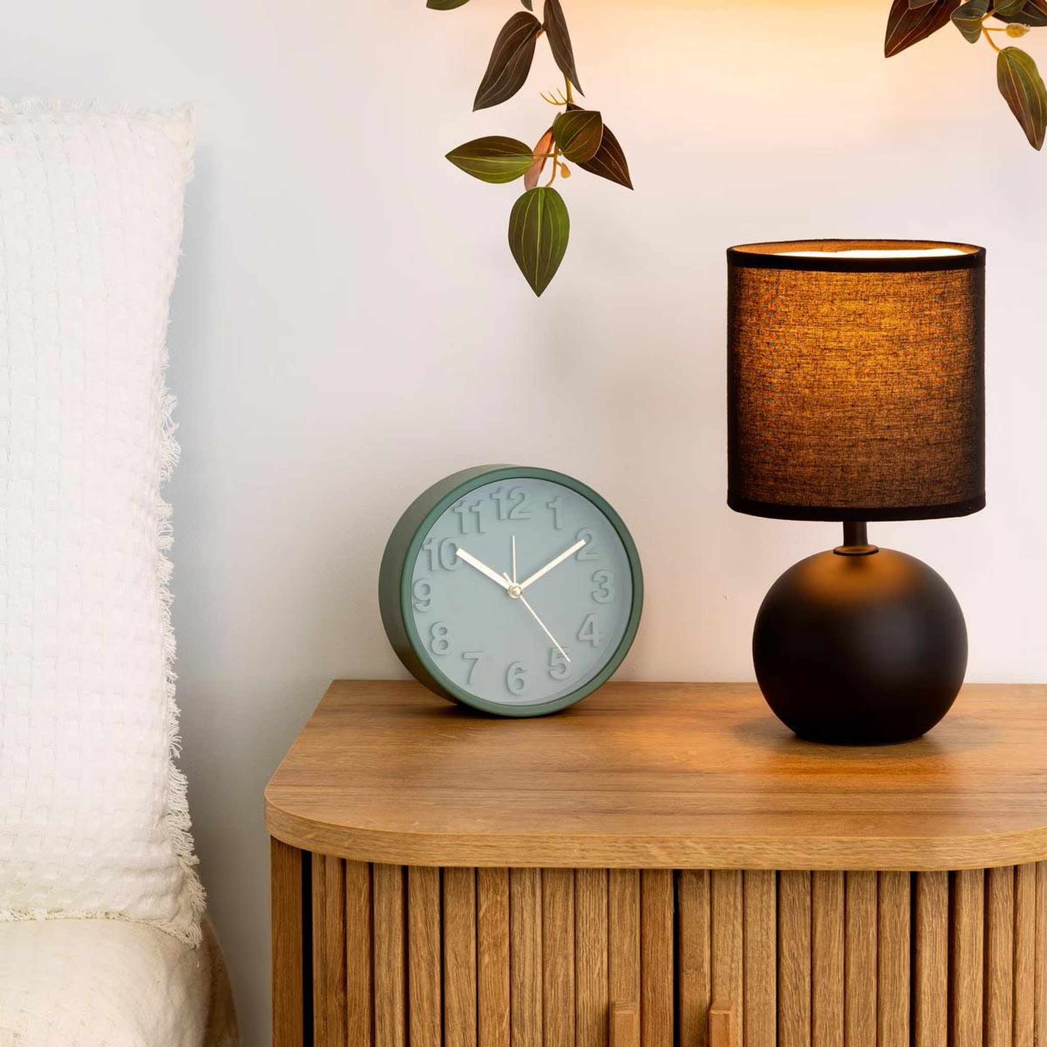 Voir la diapositive 2 : ATMOSPHERA Lampe à poser céramique  boule  25cm noir