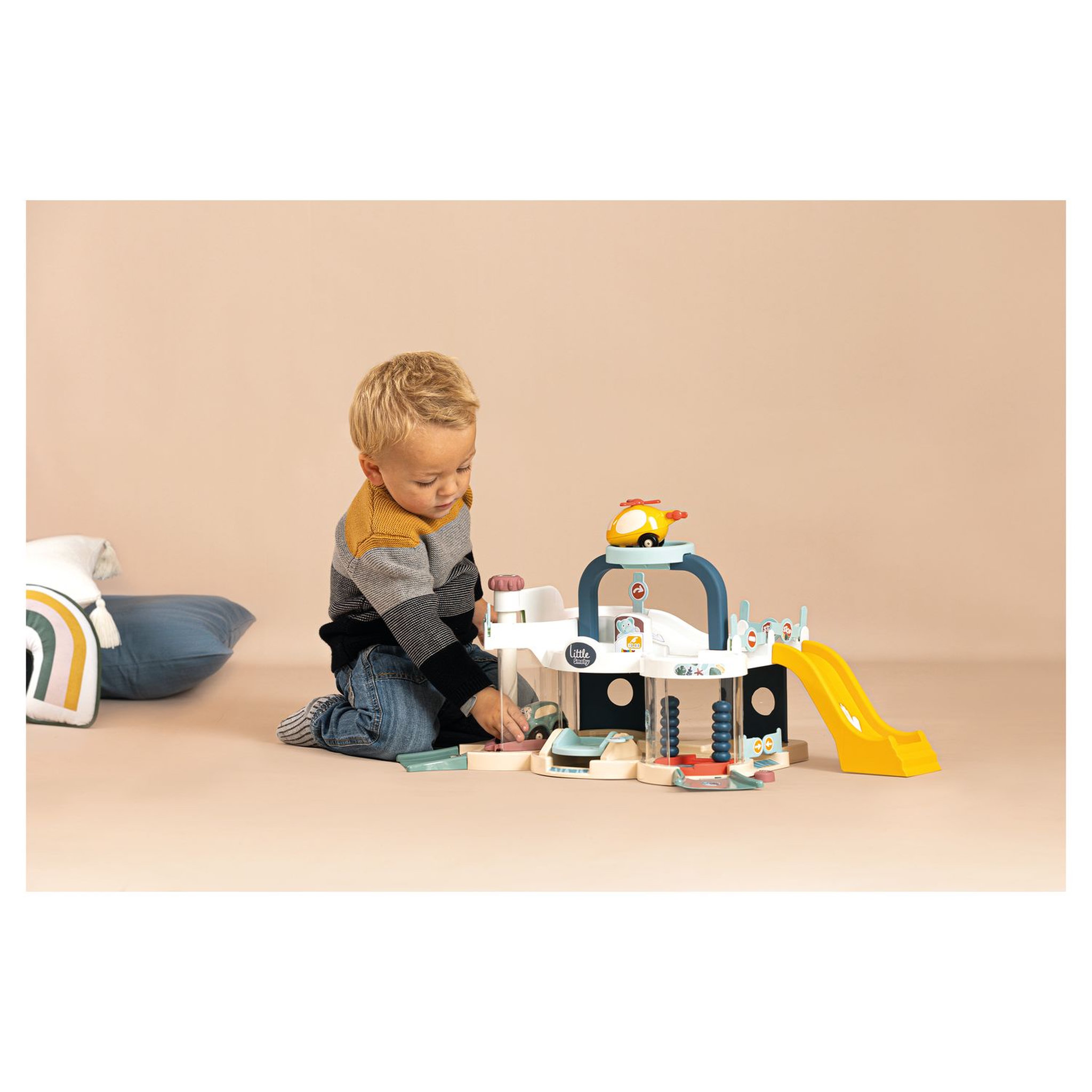Voir la diapositive 5 : SMOBY Premier garage Little Smoby