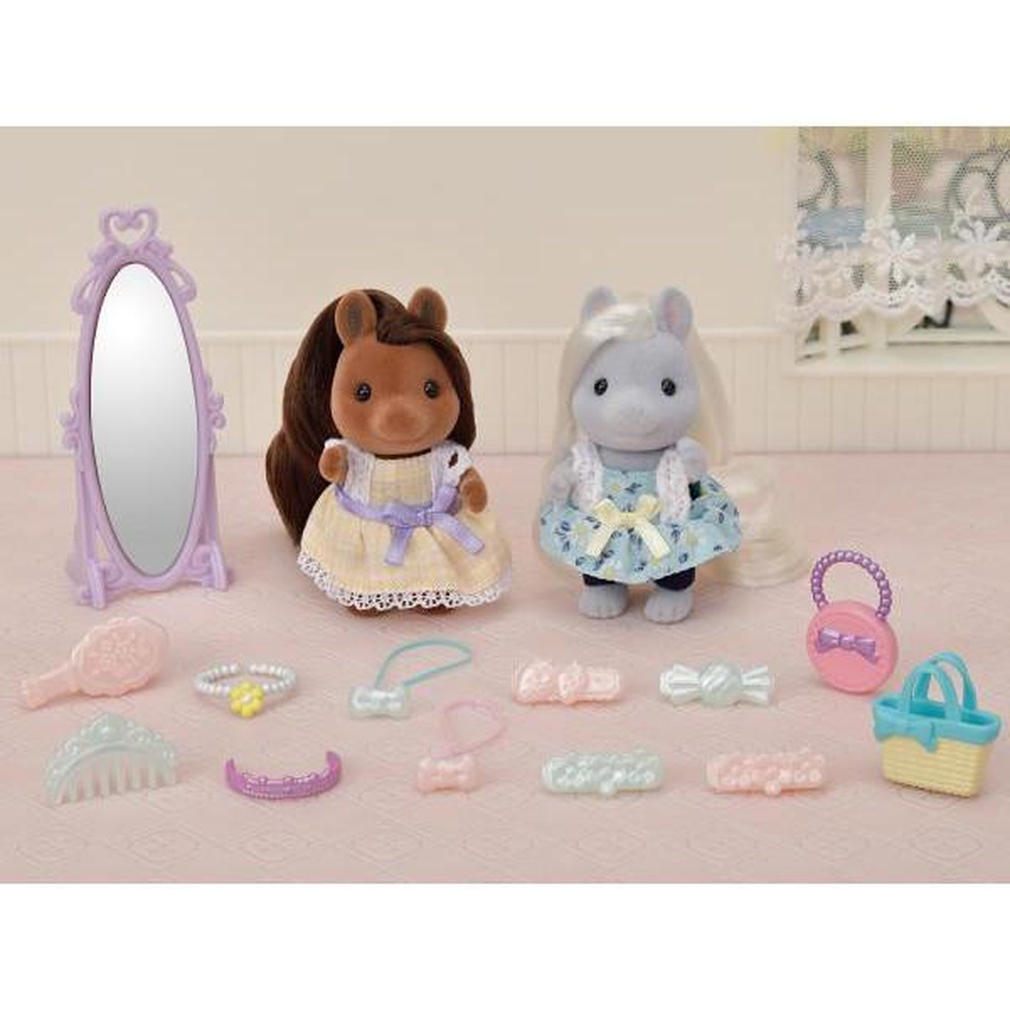 Voir la diapositive 6 : Sylvanian Families SYLVANIAN FAMILIES - Les amis poney et leurs kits de coiffure