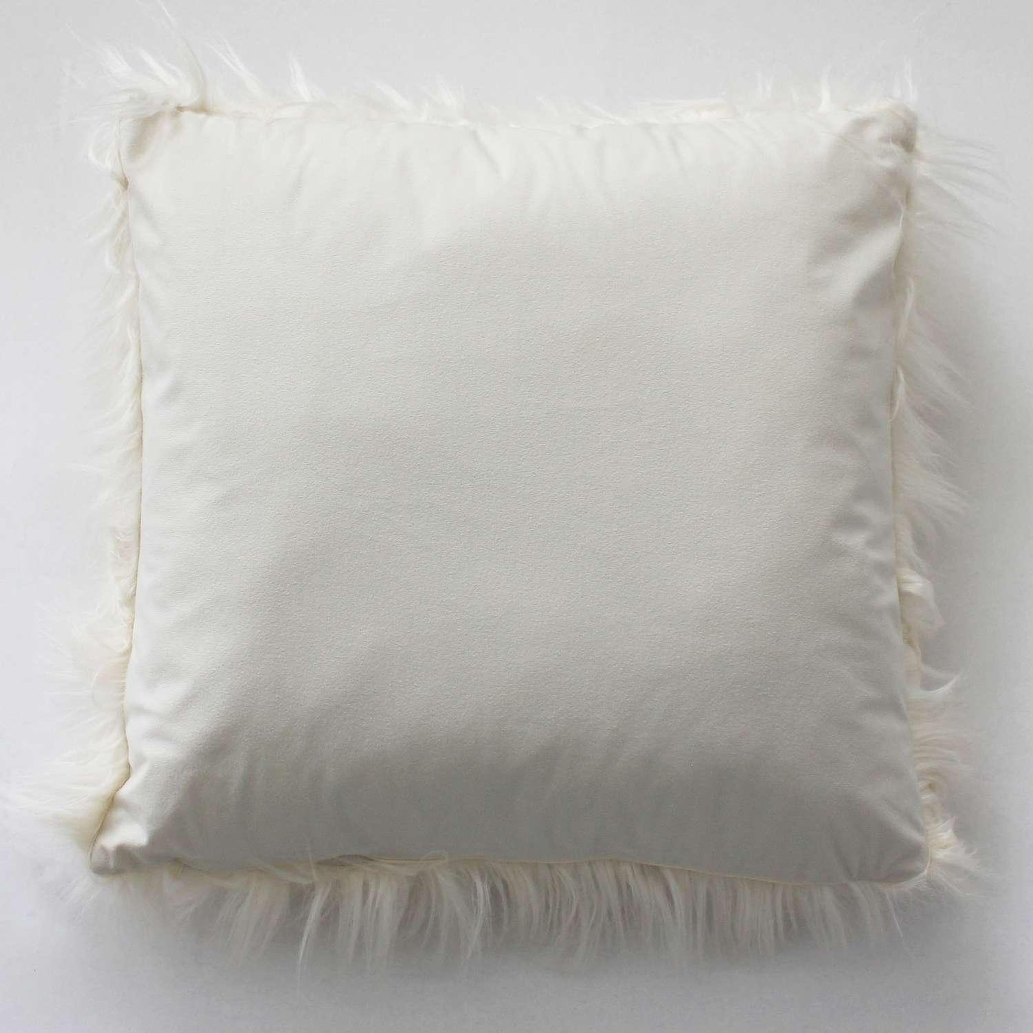 Voir la diapositive 4 : TOILINUX Coussin doux à poils longs epicéa