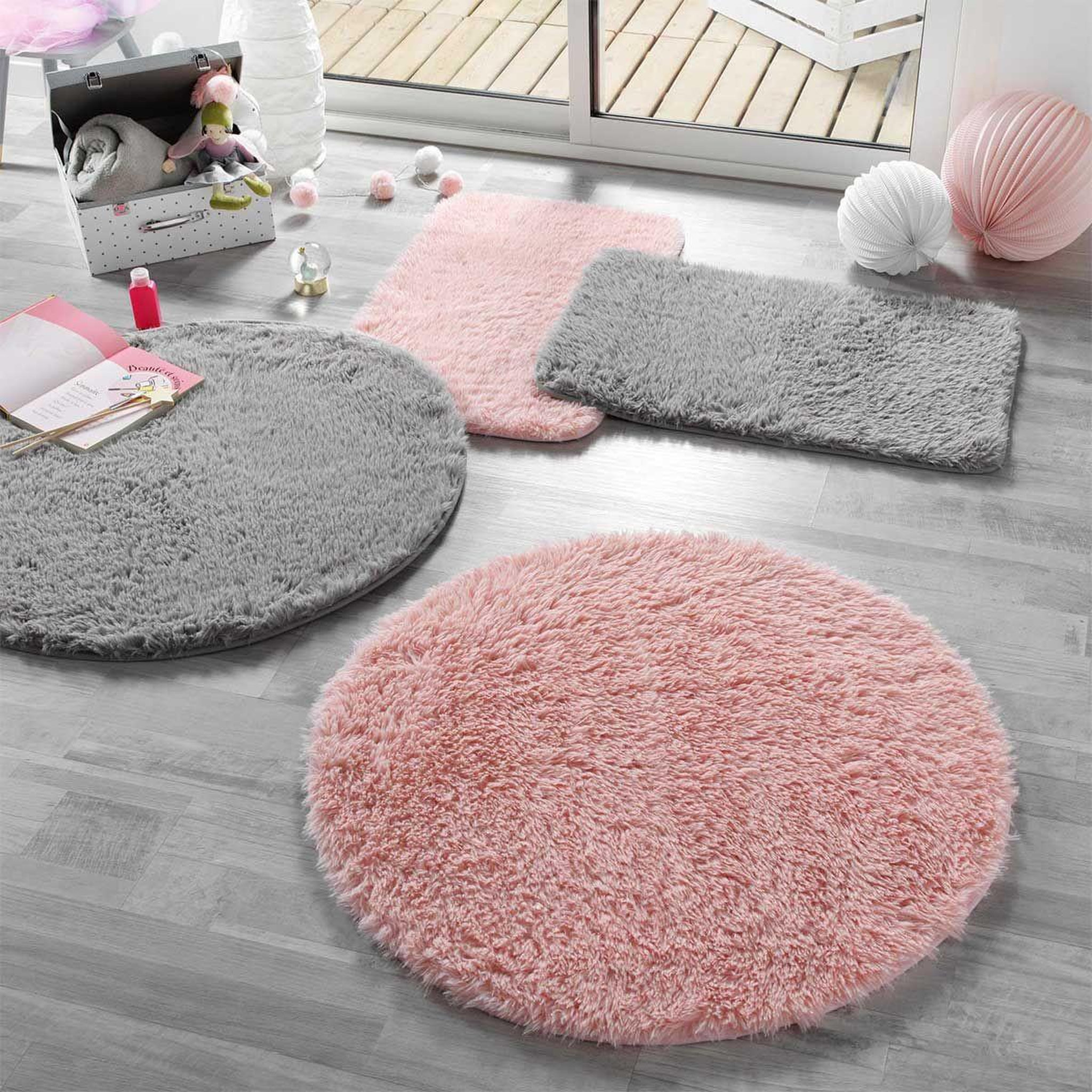 Voir la diapositive 3 : Douceur d'Intérieur Tapis imitation fourrure enfant  queeny  90cm gris