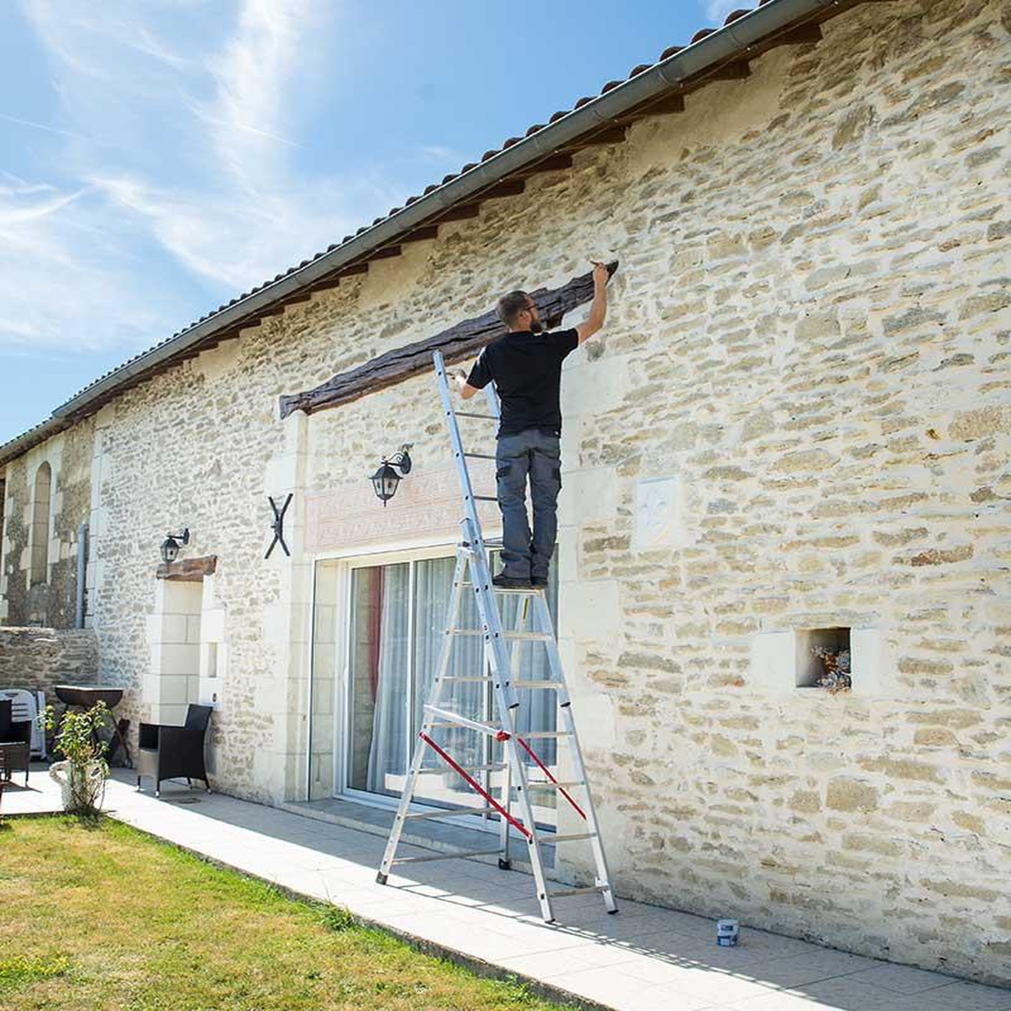 Voir la diapositive 2 : HAILO Echelle transformable pro 3 plans 3x8 échelons 4,8m/5,7m en aluminium Hailo Pro