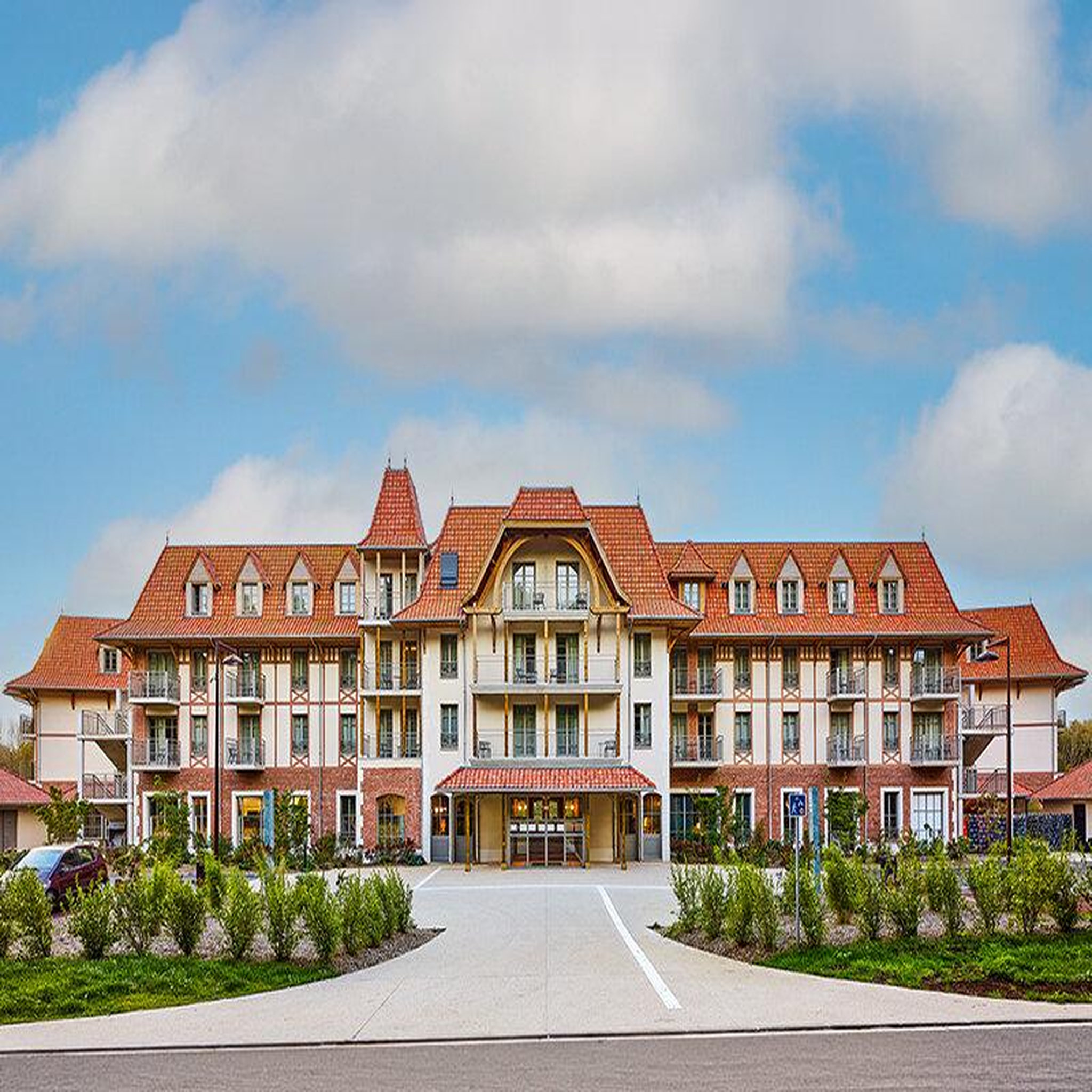 Voir la diapositive 3 : Smartbox Mercure le touquet 4 étoiles : 1 nuit en hôtel avec spa et soin modelage - coffret cadeau séjour