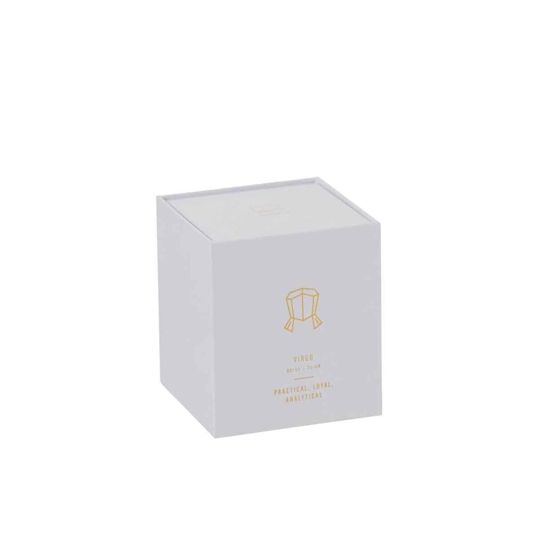 Voir la diapositive 2 : J-LINE Bougie parfumée  vierge  10cm sapphire amber tea