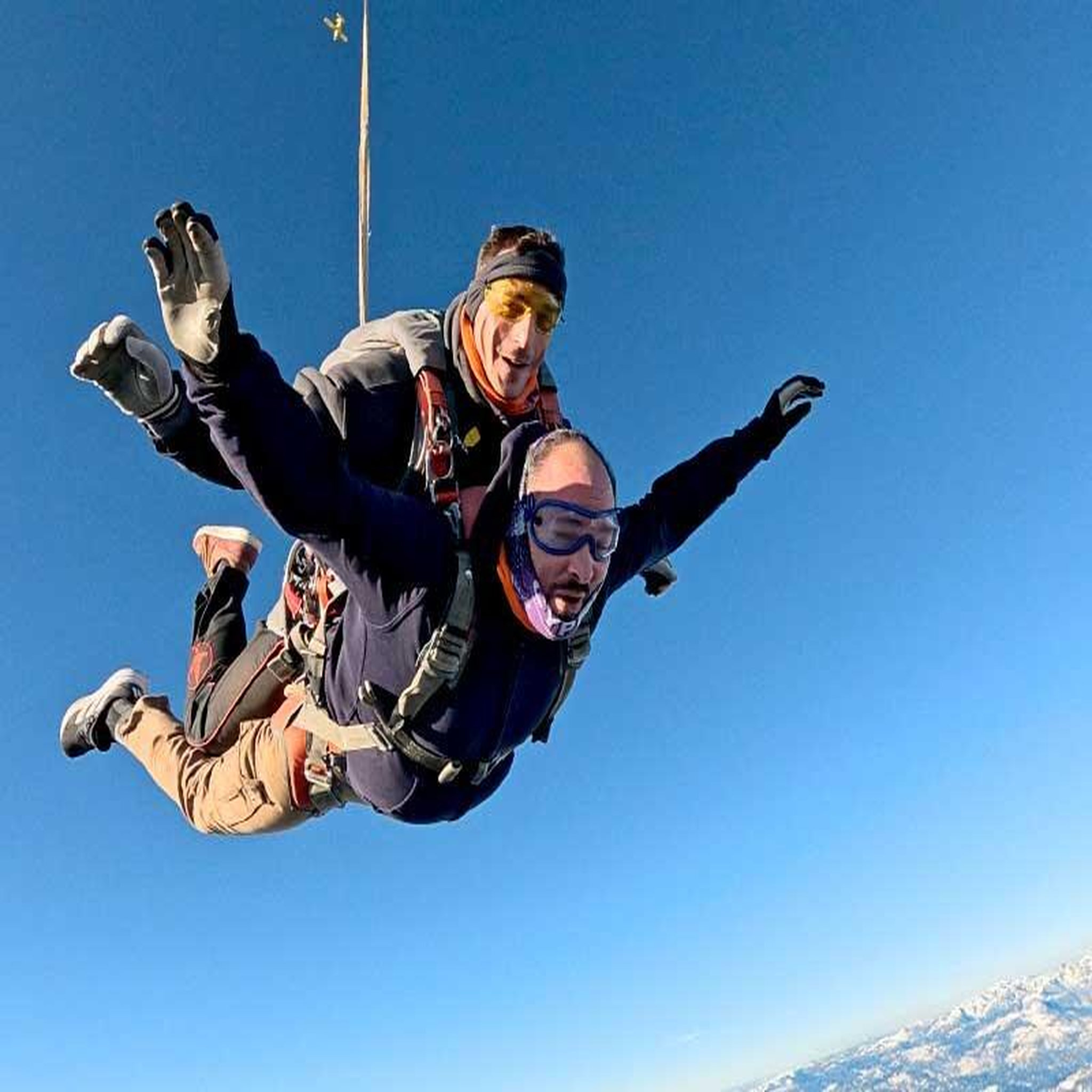 Voir la diapositive 3 : Smartbox Saut en parachute tandem à gap-tallard dans les alpes du sud - coffret cadeau sport & aventure