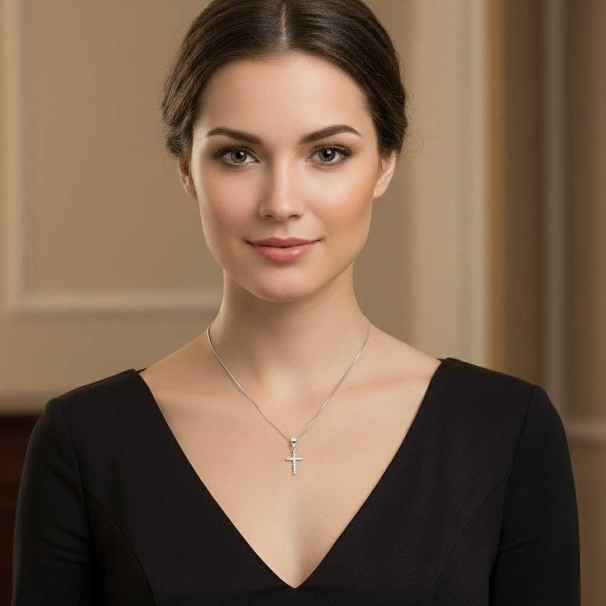 Voir la diapositive 2 : L'ATELIER D'AZUR Collier Argent 925/000 Rhodié - Croix Pavée de Zirconiums