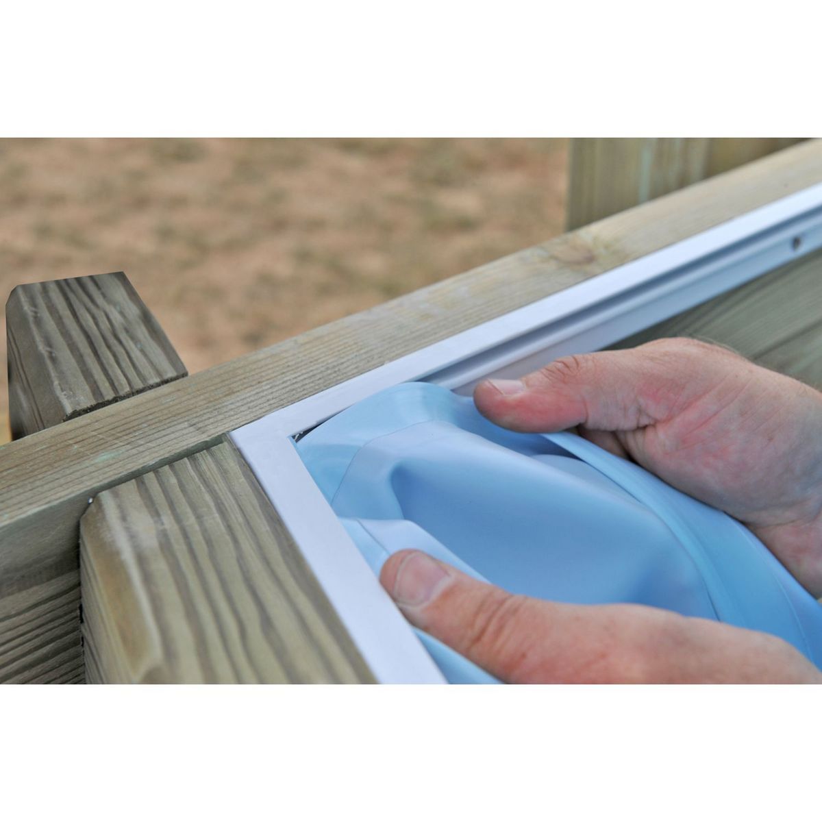 GRE Piscine hors sol bois ovale - 672x472x146cm - VERMELA