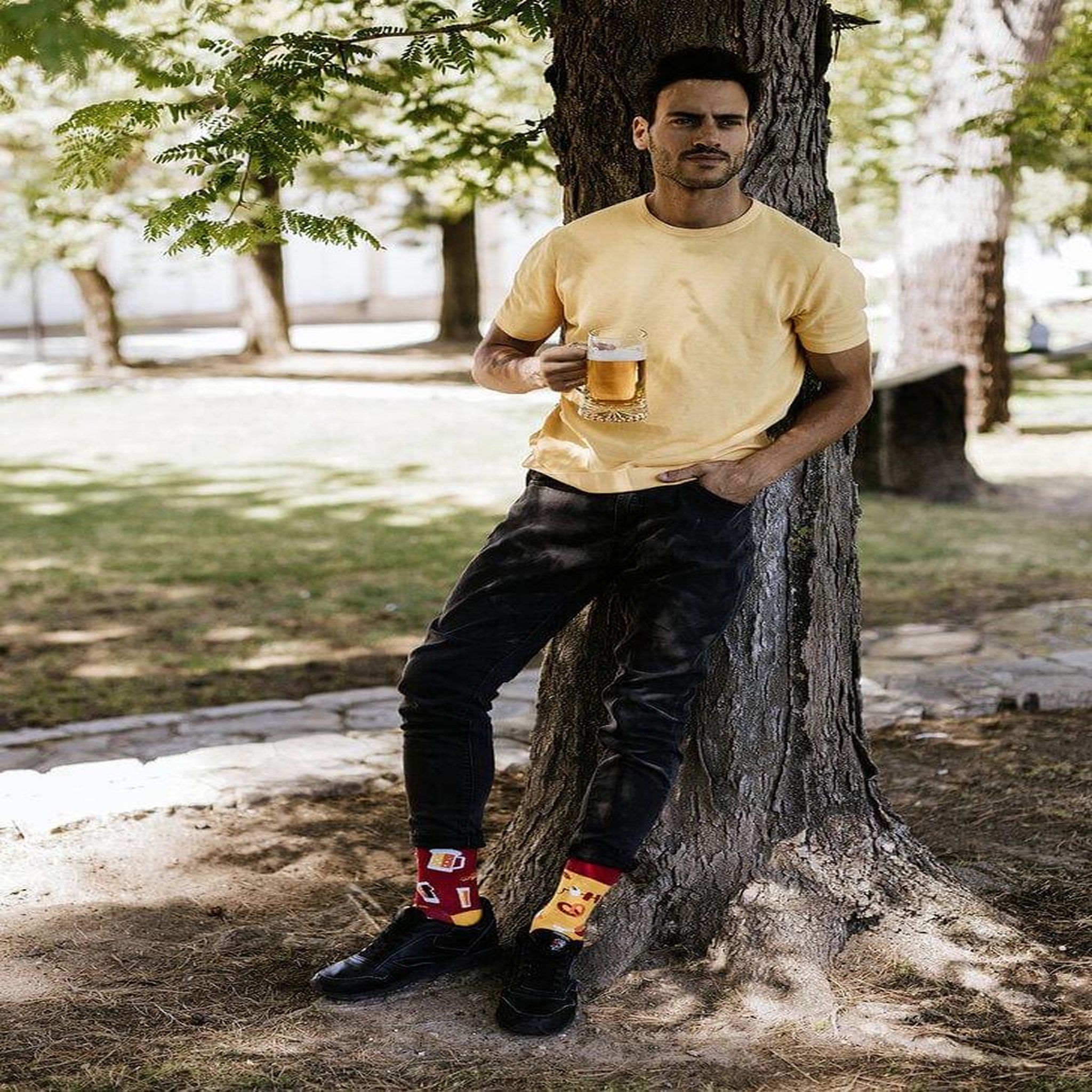 Voir la diapositive 4 : DEDOLES Chaussettes bières et barbecue