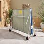 Voir la diapositive 4 : SWEEEK Table de ping pong OUTDOOR bleue - table pliable avec 4 raquettes et 6 balles. pour utilisation extérieure. sport tennis de table