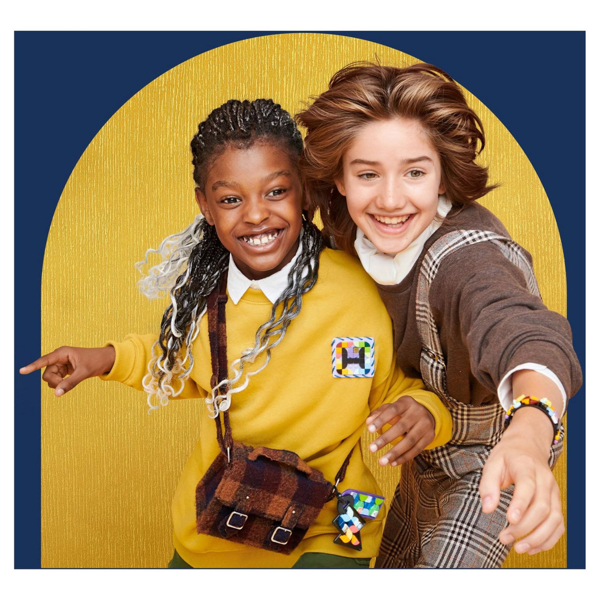 LEGO DOTS 41808 - Ensemble d&rsquo;accessoires Poudlard, Jouet Création de Bijoux sur Harry Potter avec Bracelet, 2 Étiquettes et Plaque