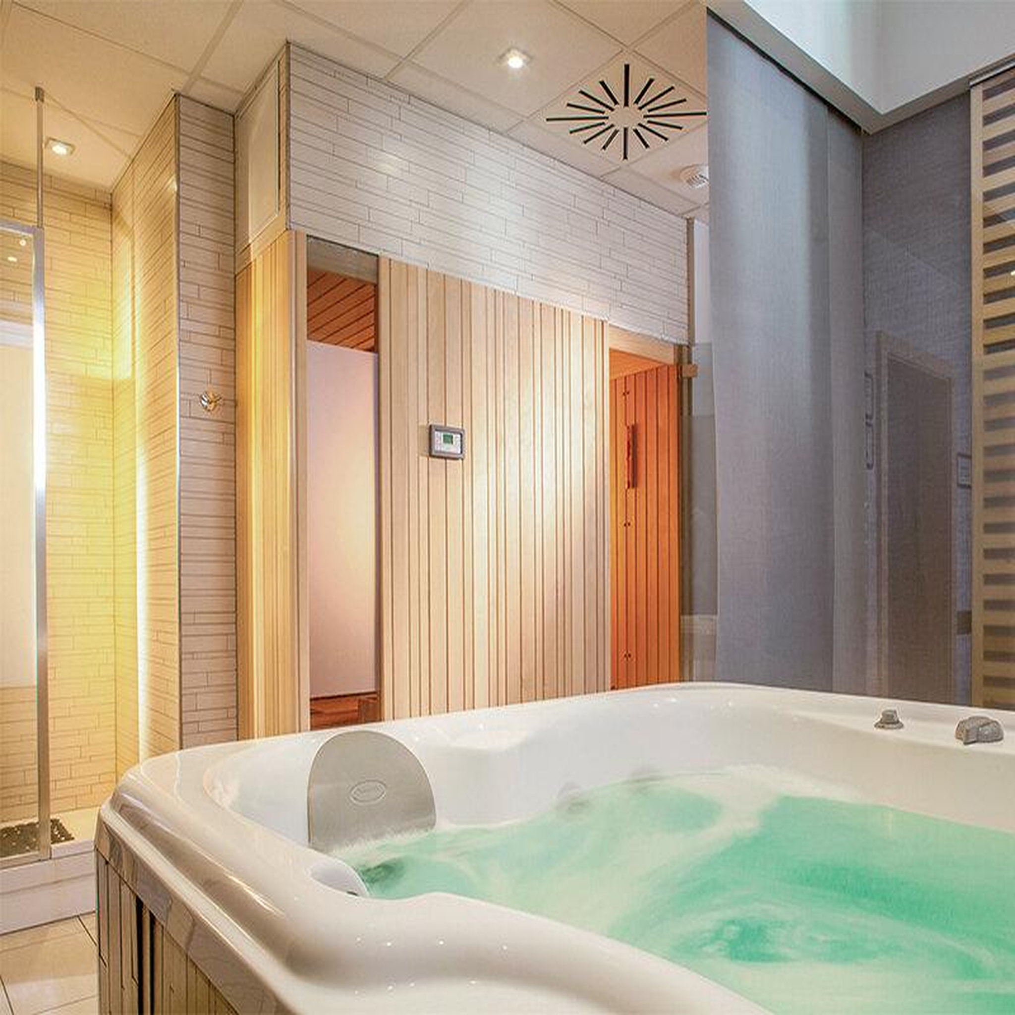 Voir la diapositive 4 : Smartbox 2 jours en hôtel 4* avec massage et accès à l'espace détente près de bâle - coffret cadeau séjour