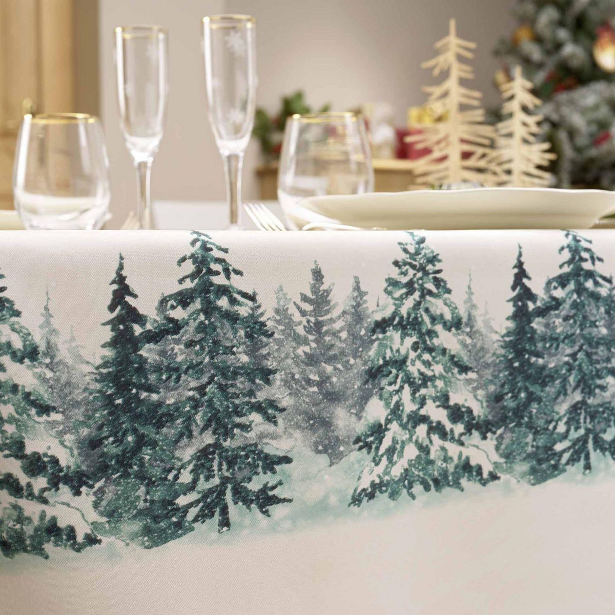 Douceur d'Intérieur Nappe rectangulaire antitache et infroissable Forêt enneigée