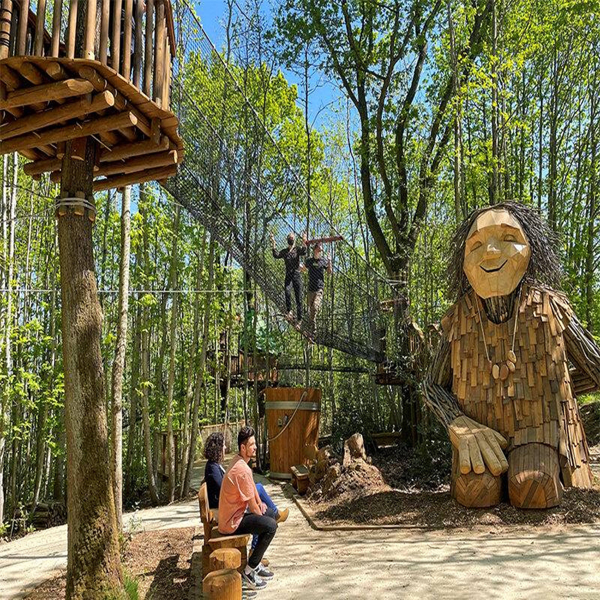 Voir la diapositive 4 : Smartbox Terra Botanica en famille : entrée pour 2 adultes et 1 enfant au parc ludique d'Angers - Coffret Cadeau Sport & Aventure