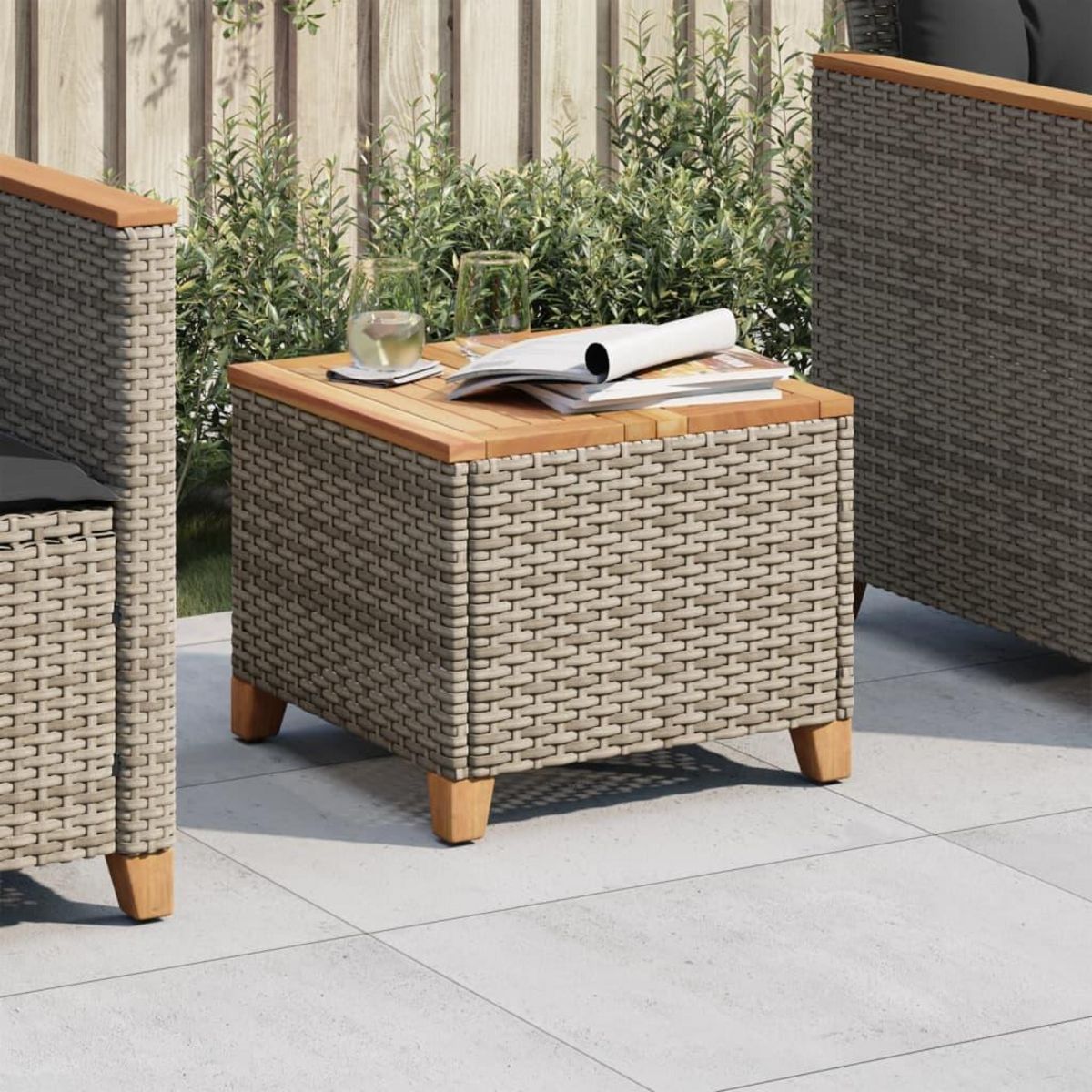 VIDAXL Table de jardin gris 45x45x37 cm resine tressee et bois acacia