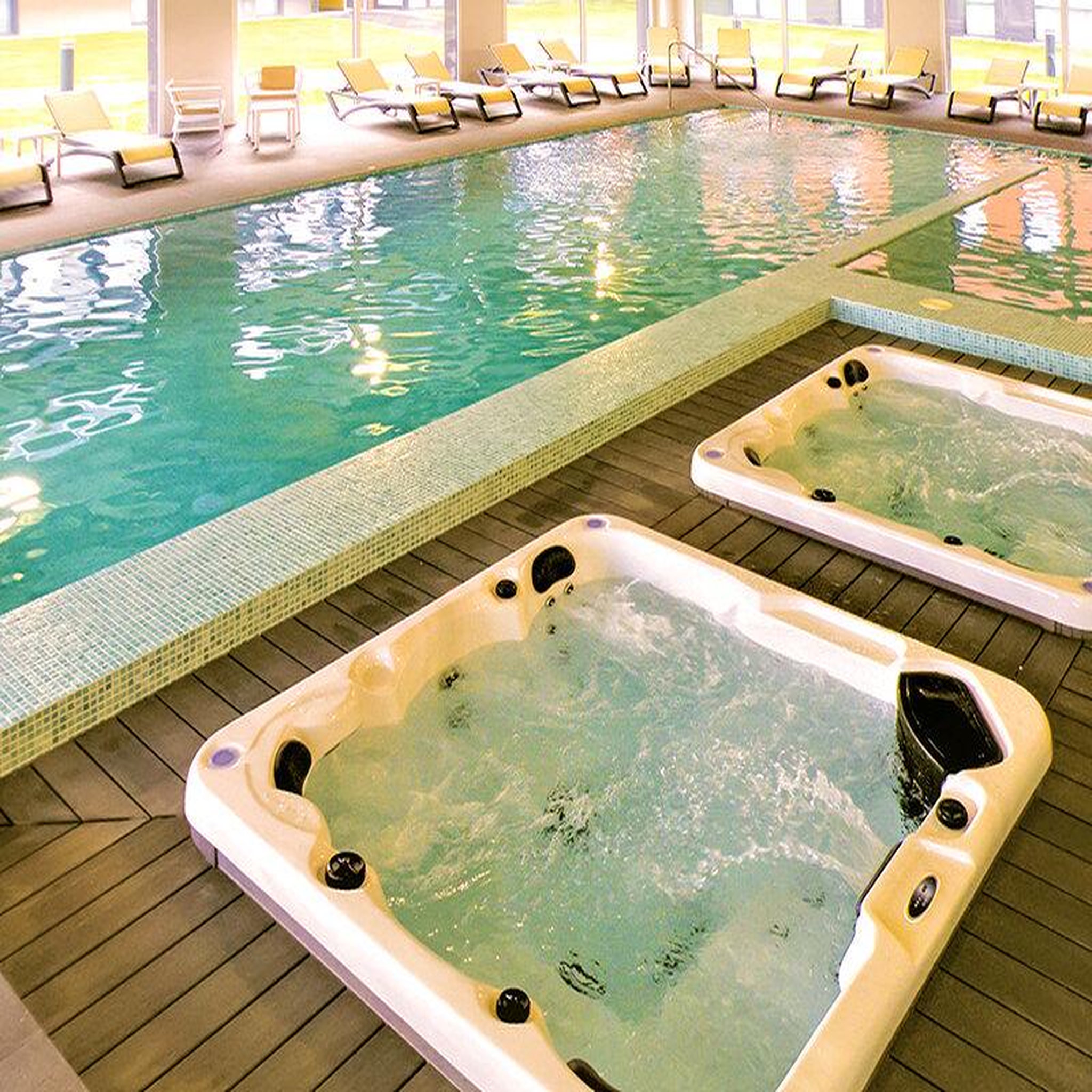 Voir la diapositive 3 : Smartbox Parenthèse spa à vannes : 2 jours en hôtel 4* avec massage - coffret cadeau séjour