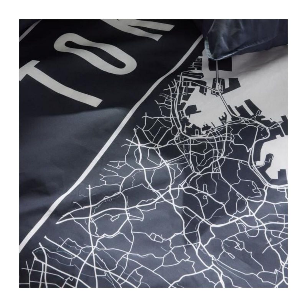 Today Parure de lit - TODAY - JAVA - 2 personnes - 240x220 cm - Coton - Imprimé Tokyo - Bleu foncé