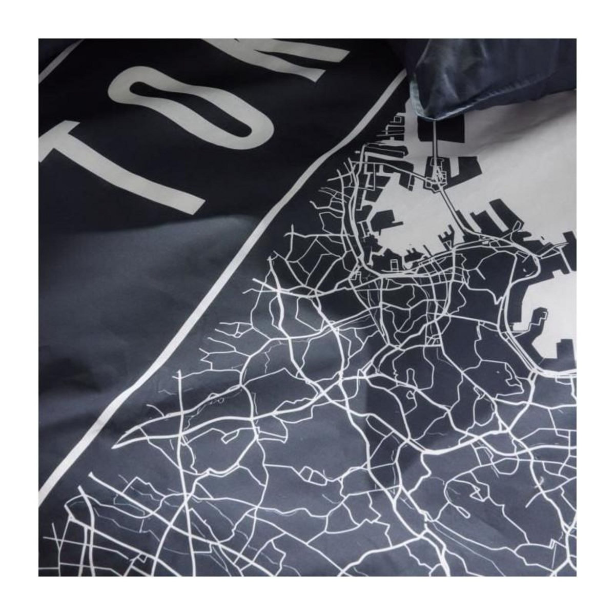 Today Parure de lit - TODAY - JAVA - 2 personnes - 240x220 cm - Coton - Imprimé Tokyo - Bleu foncé