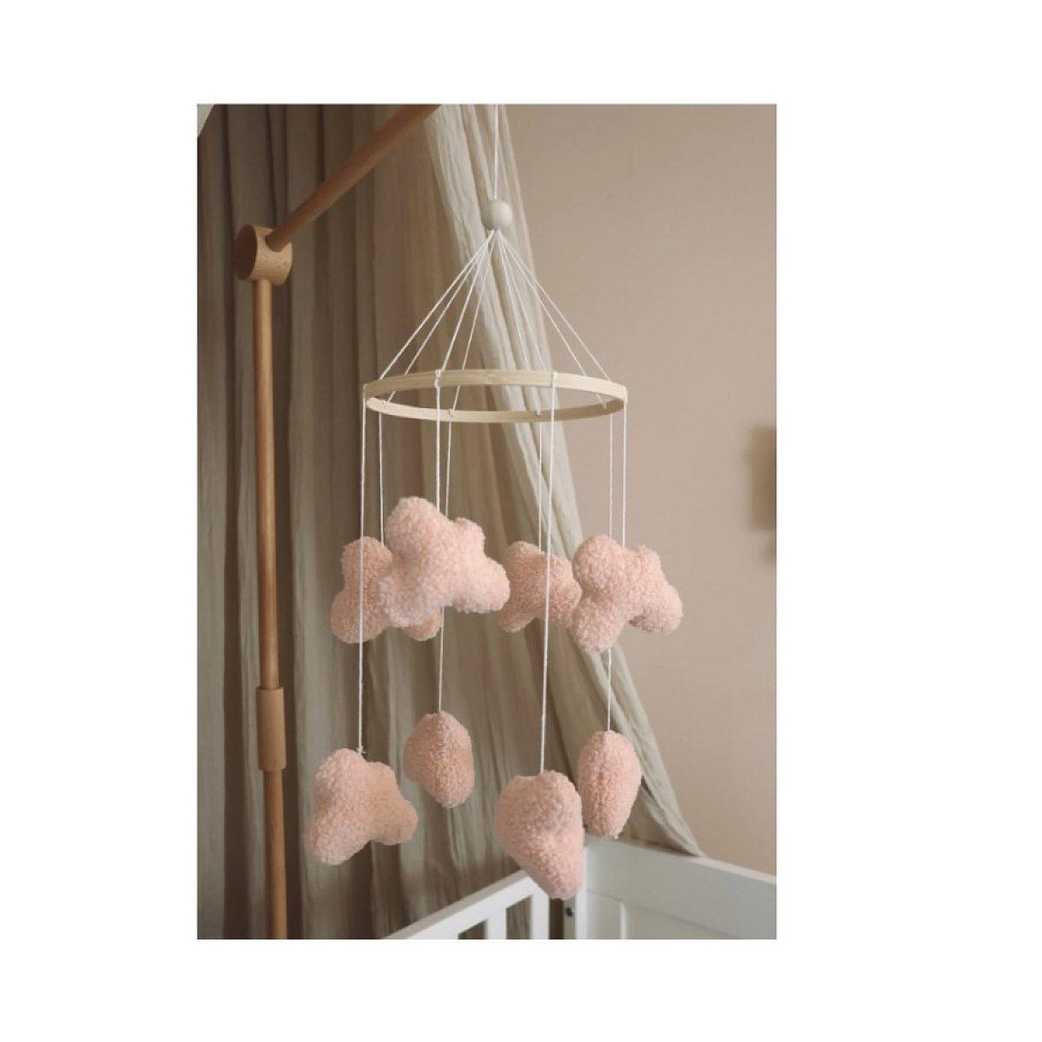 Voir la diapositive 2 : LITTLE LOUA Mobile decoratif nuages rose
