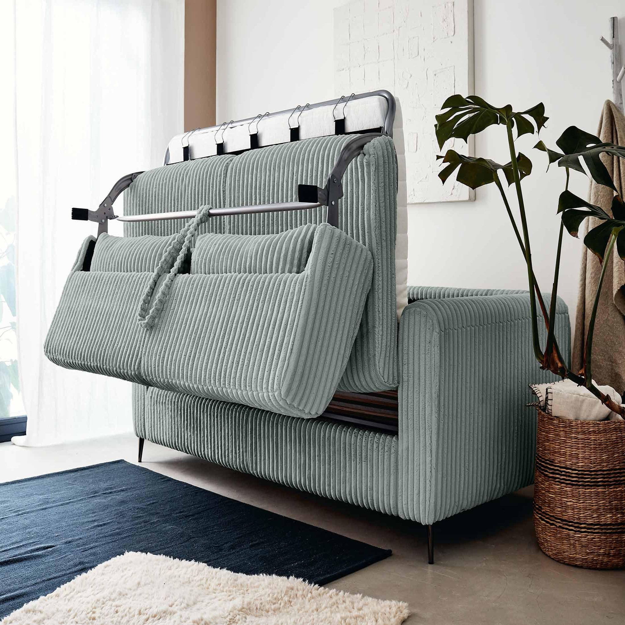 Voir la diapositive 2 : LISA DESIGN Owen - canapé 3 places convertible express couchage quotidien 140 cm matelas 12 cm en velours côtelé grosses côtes