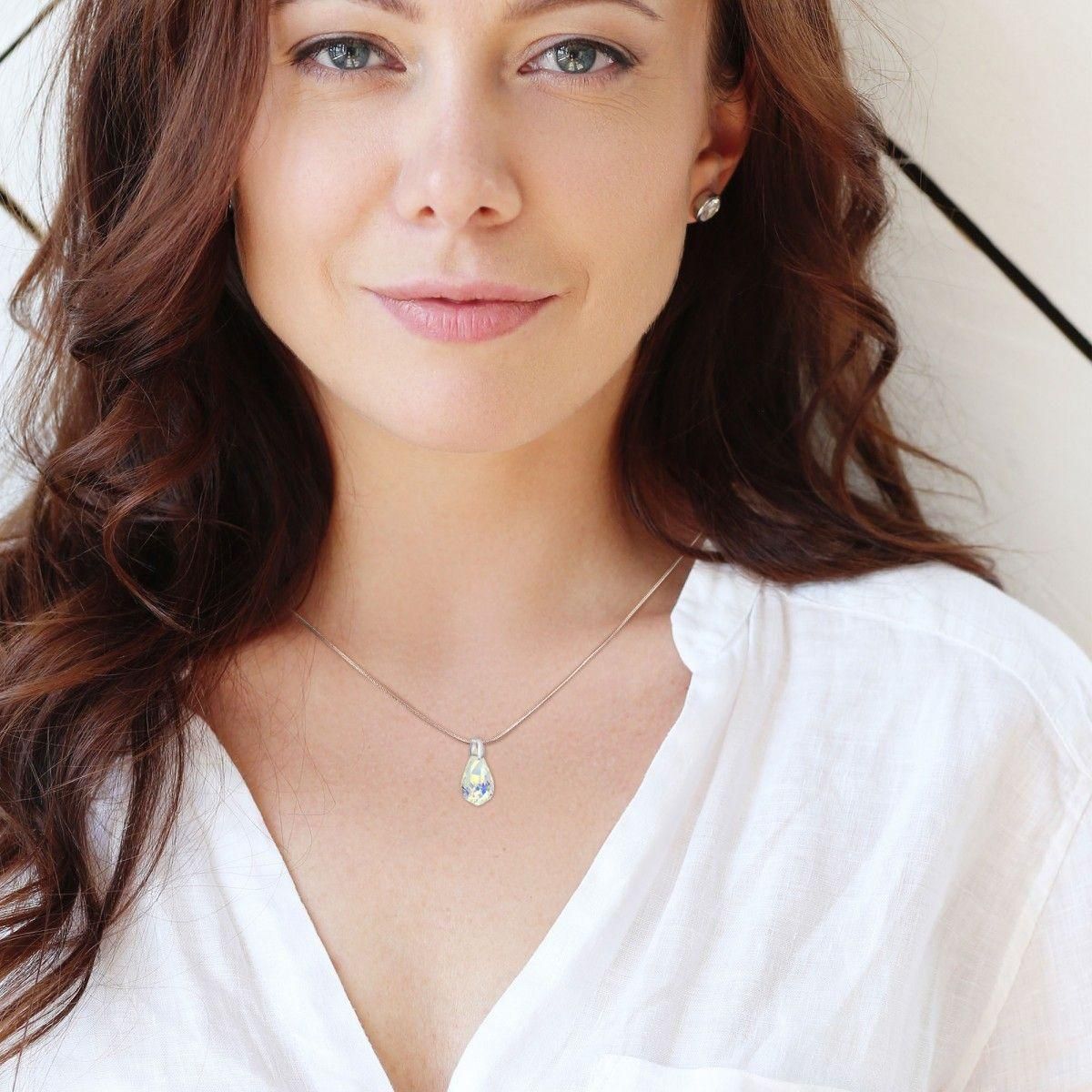 SC CRYSTAL Collier par SC Crystal orné d'un Cristal scintillant