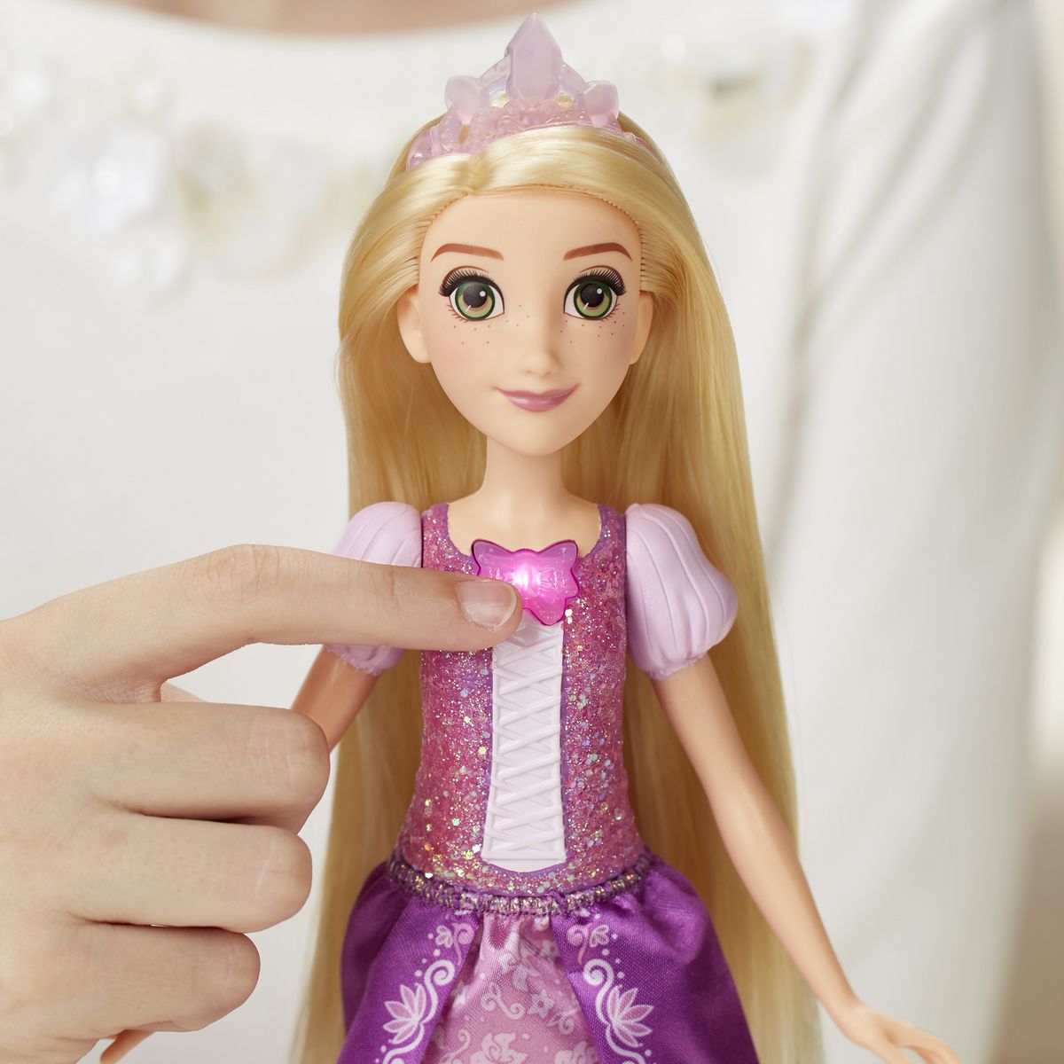 HASBRO Mannequin chantante Princesse Raiponce