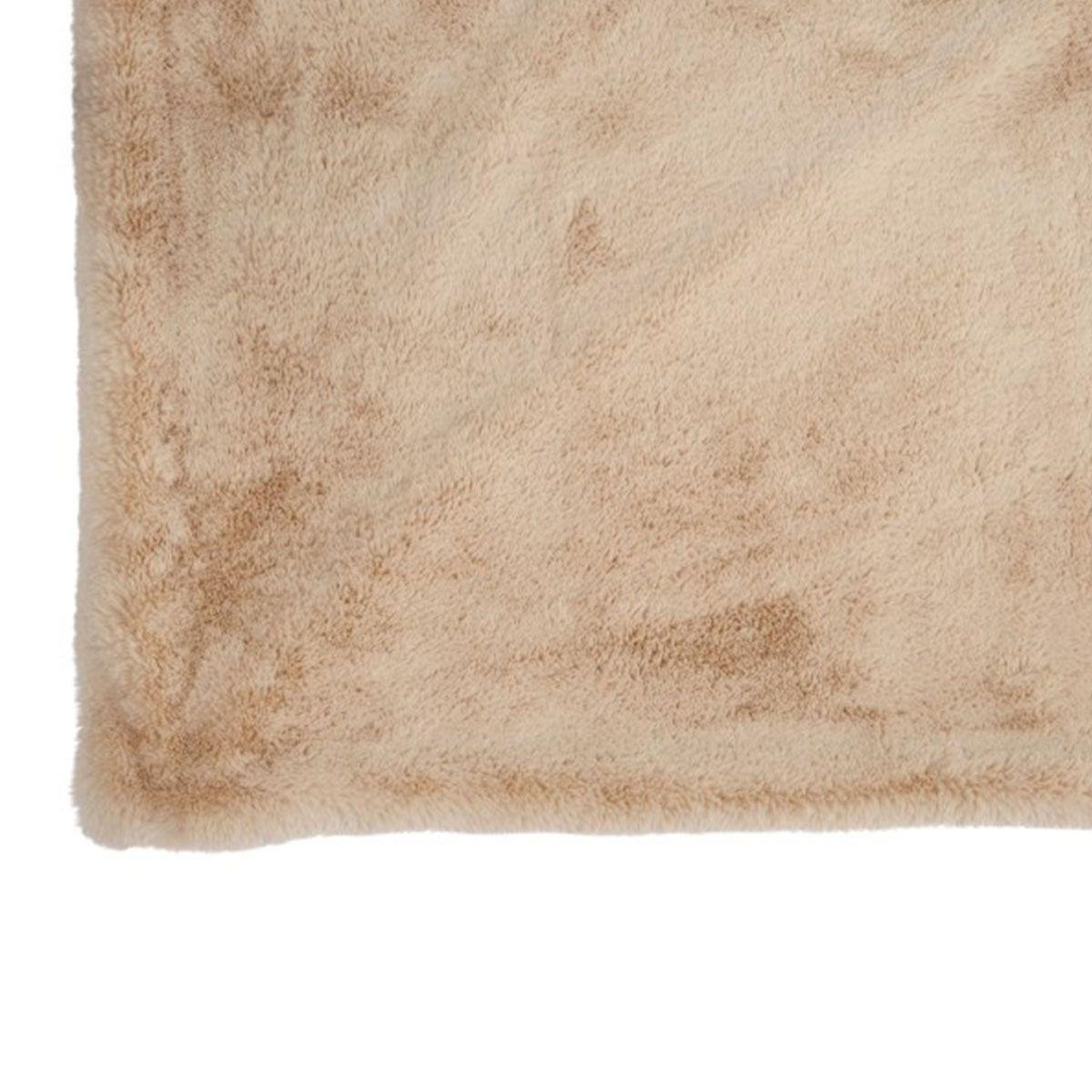 Voir la diapositive 2 : J-LINE Plaid imitation fourrure  cutie  130x180cm beige