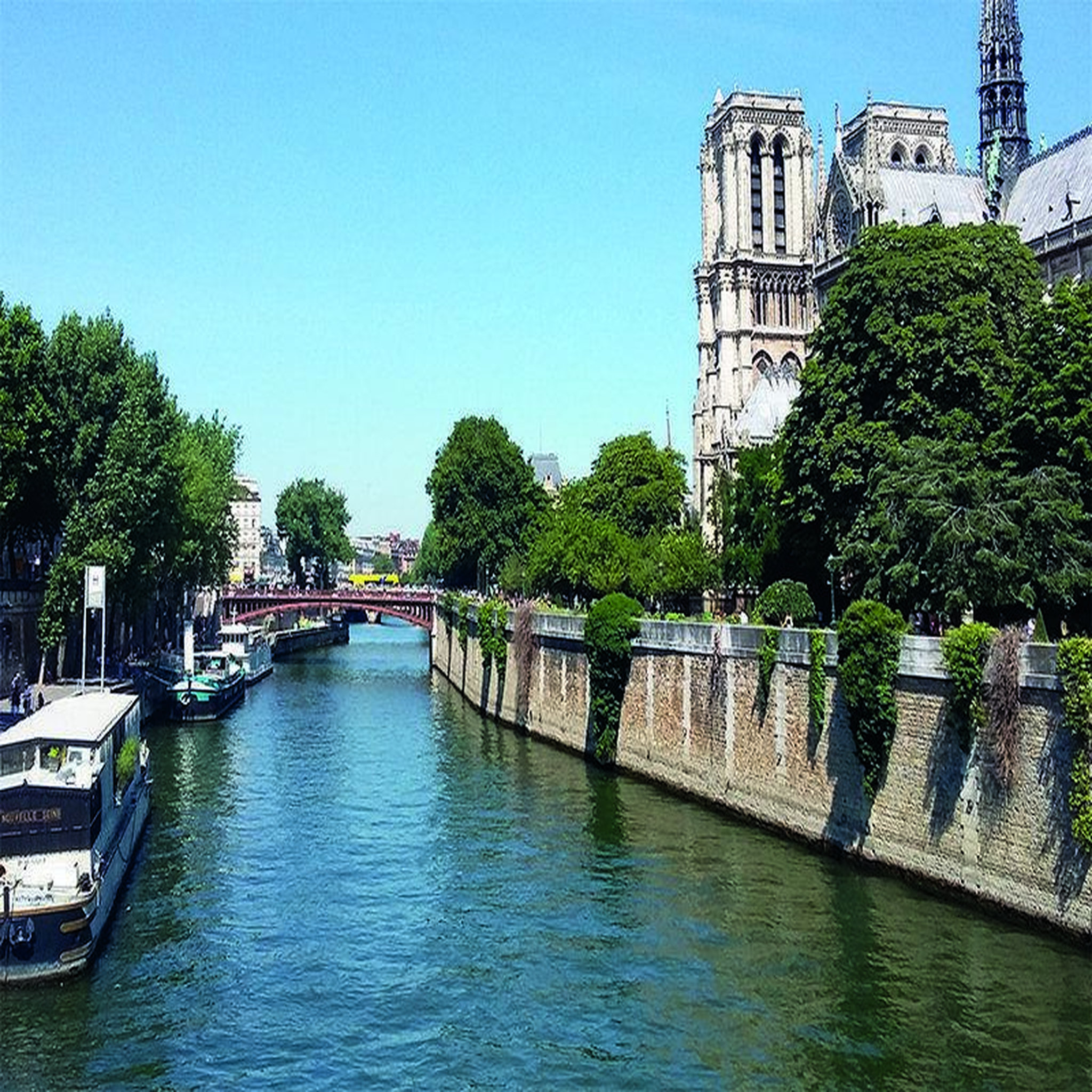 Voir la diapositive 3 : Smartbox Visite guidée à la rencontre de l'histoire de Paris - Coffret Cadeau Sport & Aventure