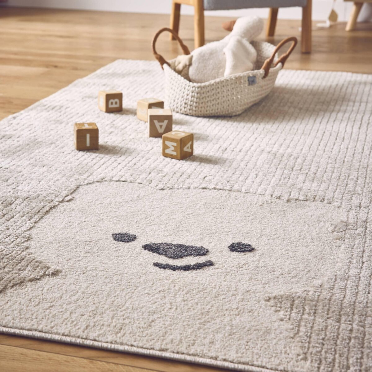 SWEEEK Tapis enfant Beige / Crème, tapis intérieur petit ourson, poils ras, tapis frisé très doux