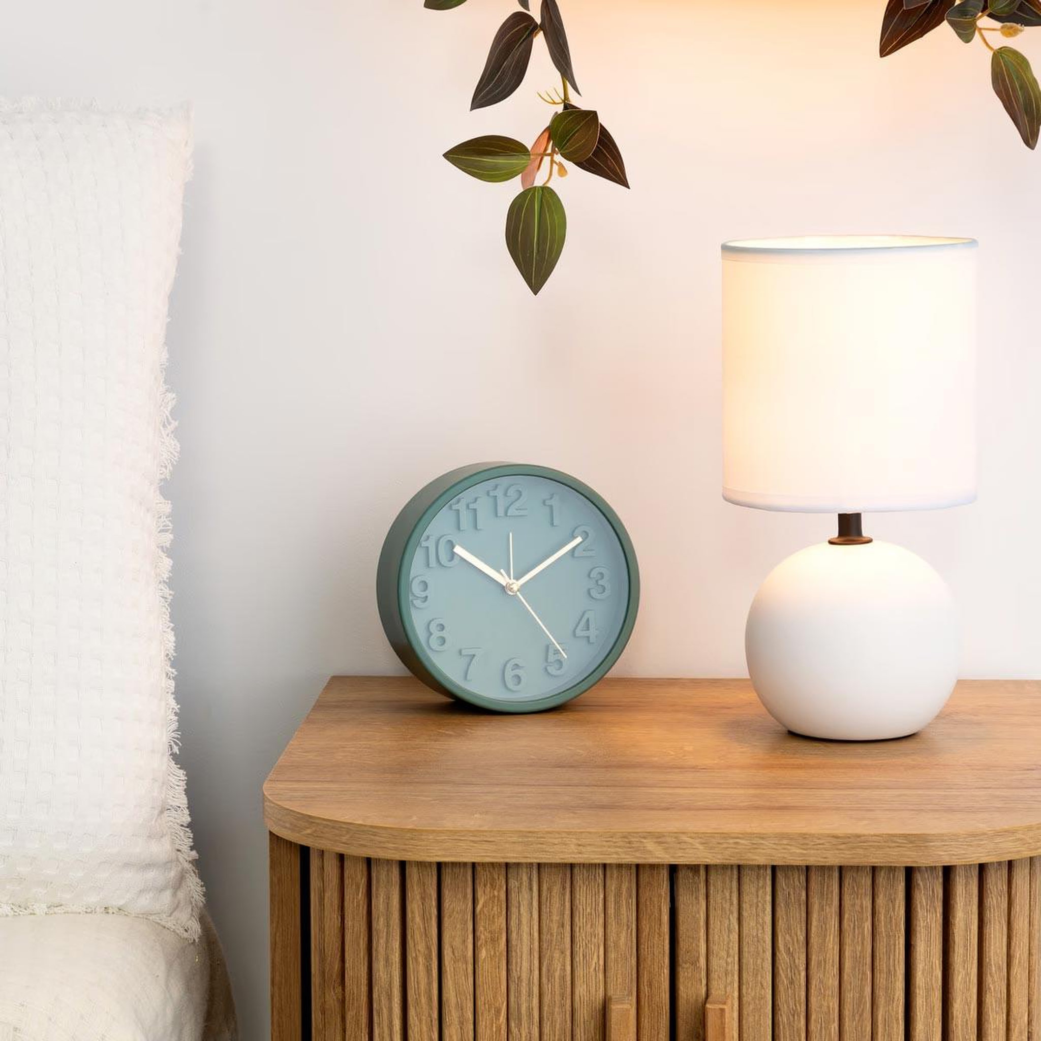 Voir la diapositive 2 : ATMOSPHERA Lampe à poser céramique  boule  25cm blanc mat