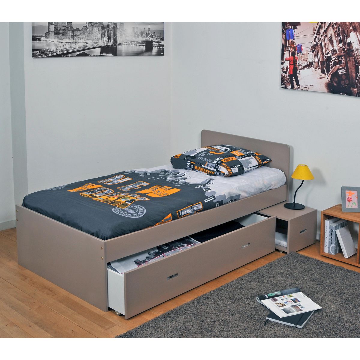 Lit enfant XENA 90 x 190 cm avec chevet et tiroir